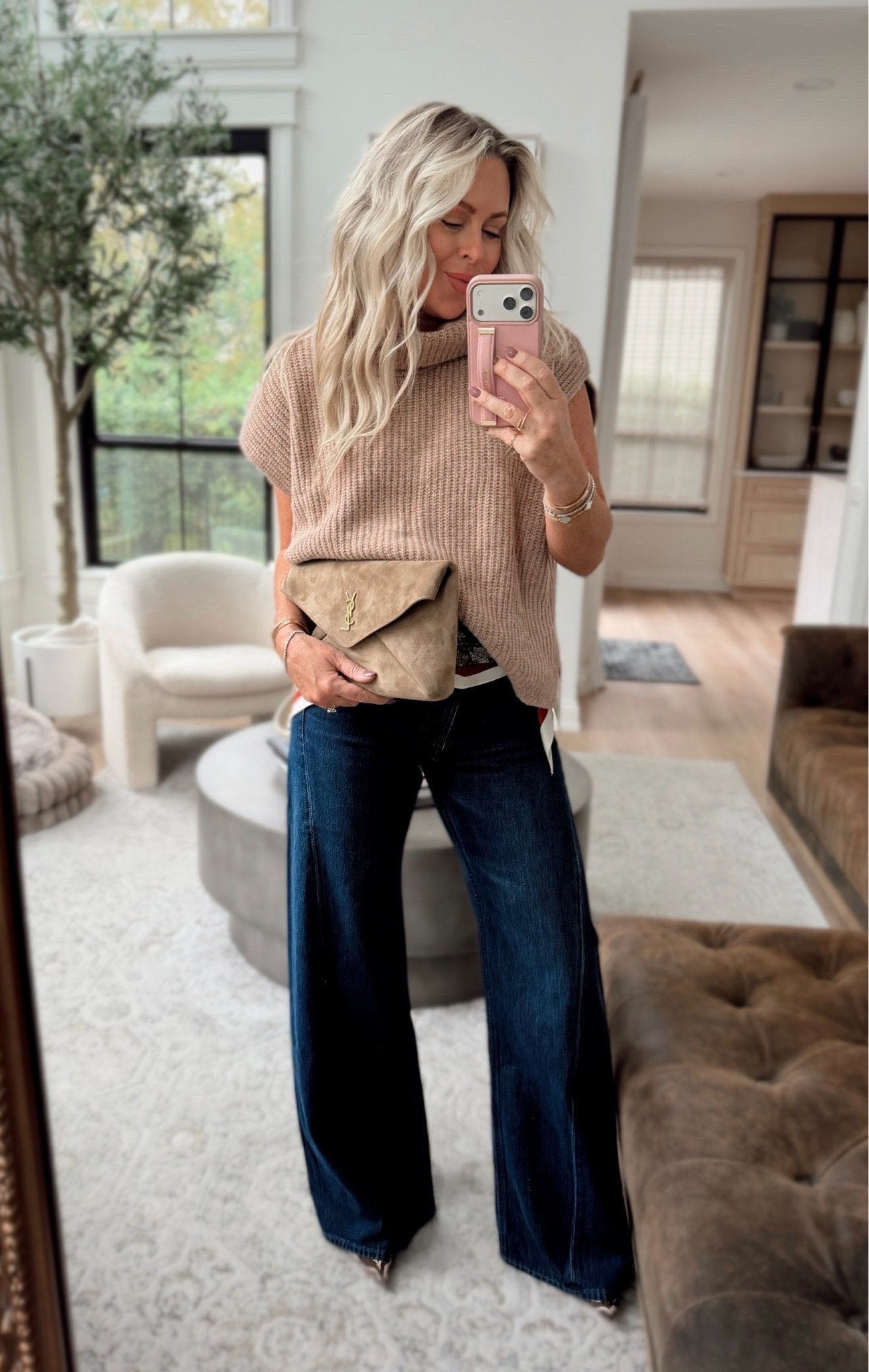 The jeans that broke the internet are back in a new wash 👀 but I need to know… are we doing the scarf trend or NO?🤎


Fall style. Fall outfits. New arrivals. Jeans. Sweater. Fall outfit ideas. Scarf.

#LTKootd #LTKSeasonal
