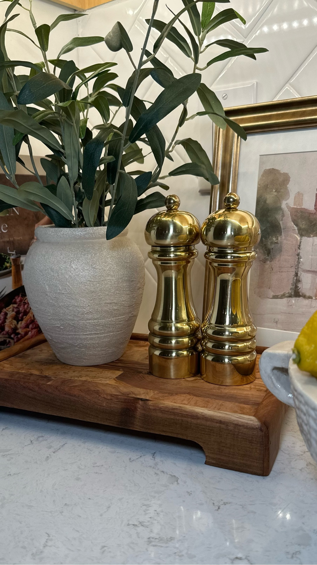 Style my kitchen counter with me!

Kitchen counter decor // counter top styling // kitchen decor // kitchen inspo // kitchen decor ideas // William Sonoma // Target home decor 

#LTKHome #LTKFindsUnder50 #LTKdayinmylife