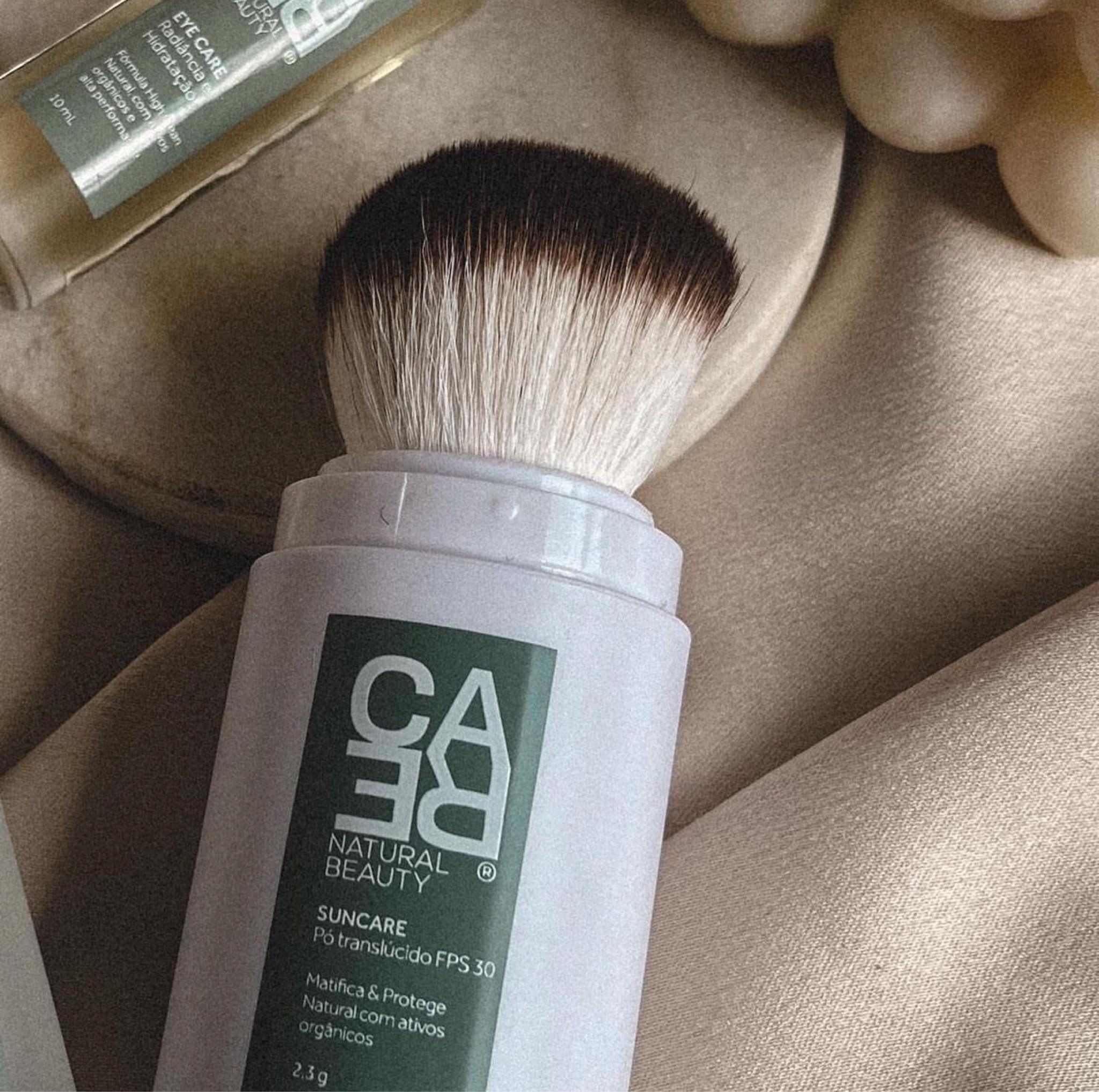 Além da experiência de compra ter sido excelente, eu adorei o produto. O pincel é retrátil então é perfeito pra levar na bolsa e aplicar quando sentir necessidade!
Não tem mais desculpa para não reaplicar o protetor! 

#LTKbrasil #LTKbeauty