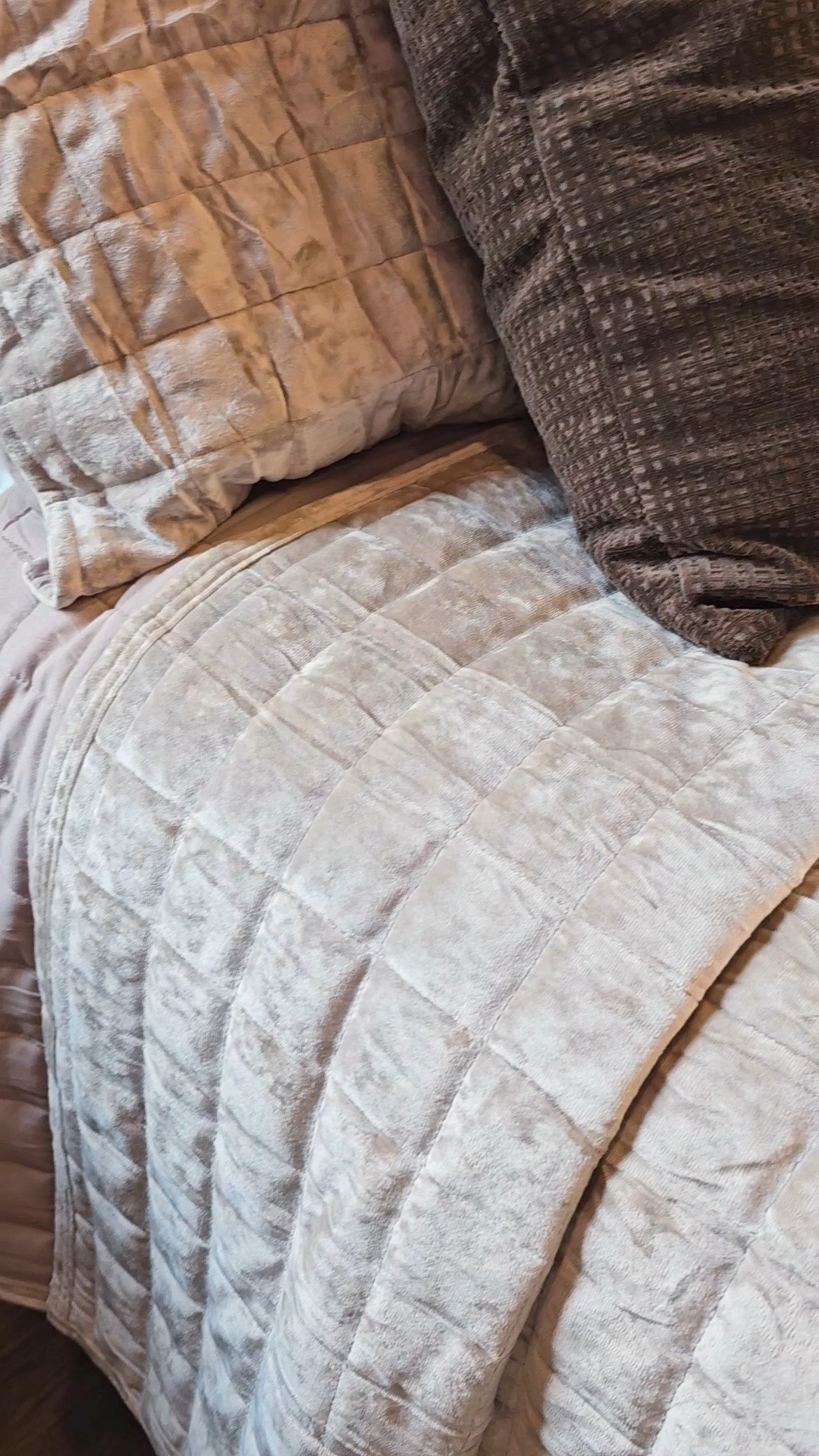 Cozy Neutral Bedding Reset | Luxe Velvet Quilt & Textured Pillows

Obsessed with this cozy bedroom setup! Upgrading my bed for the season with this ultra-soft, luxe velvet quilted coverlet in a gorgeous taupe beige. Paired it with rich chocolate brown textured waffle pillows and bouclé accents for the ultimate layered, high-end neutral look.

Velvet Quilted Quilt / Coverlet (Plush, soft taupe neutral bedding)

Chocolate Brown Waffle Texture Pillow (Deep earth-tone accent pillow)

Cozy Bouclé / Sherpa Accent Pillow (Textured throw pillow)

Luxe Bedding Layers & Sheet Set 

 #LTKSeasonal #LTKHome