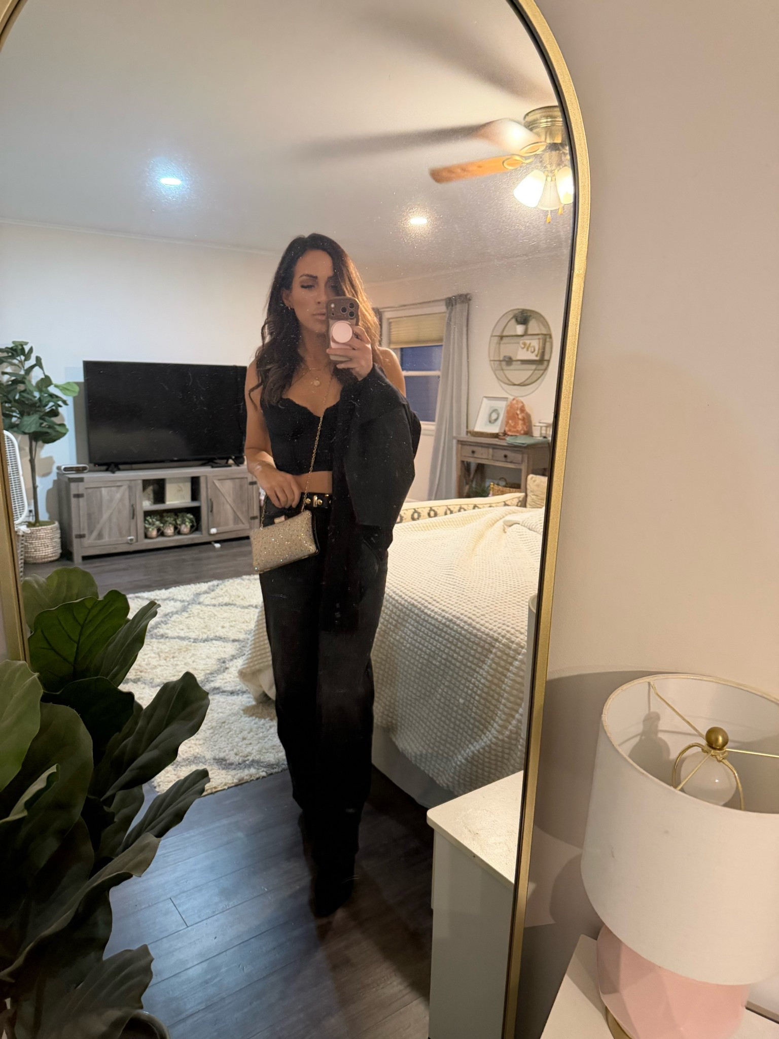 Rock Orchestra or bust 🤘🏽

Rock ootd
Orchestra
Black outfit
Holiday outfit
Night out
Night outfit
Date nightt

#LTKHoliday #LTKootd #LTKgrwm