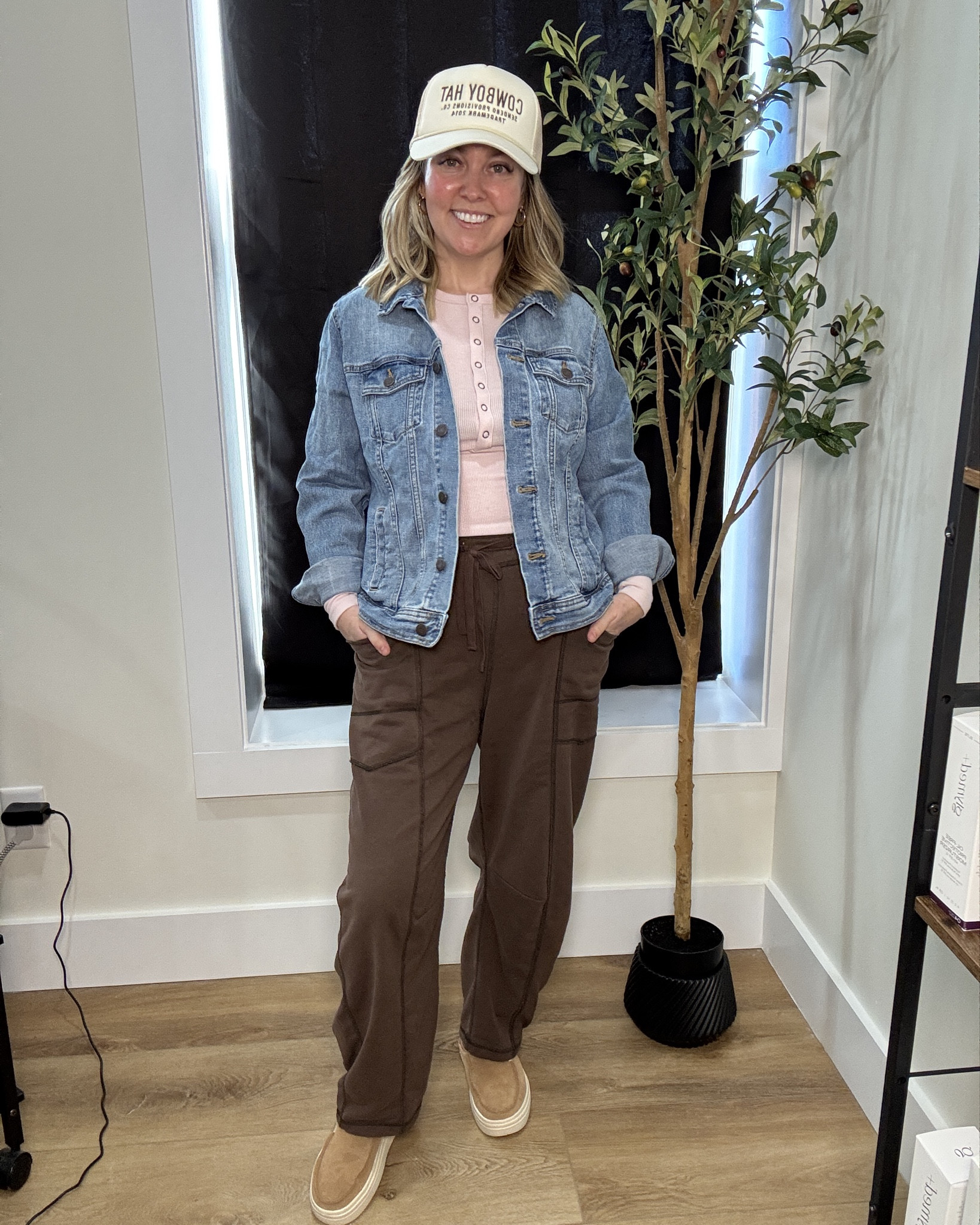 Cozy + casual kinda day 🤎 Denim jacket season is my fave — perfect layered over a soft henley + the viral barrel sweatpants everyone’s obsessed with. This chocolate color is the it-girl shade for fall 🍫✨ Linked this whole comfy look here on my LTK👇

#OOTD #LTKStyle #LTKFallFashion #ViralFinds #BarrelSweatpants #ChocolateBrownAesthetic #ComfyAndCute #MomStyle #DenimJacketOutfit #LTKFinds #FallOutfitInspo #EverydayStyle

#LTKHoliday #LTKGiftGuide #LTKStyleTip