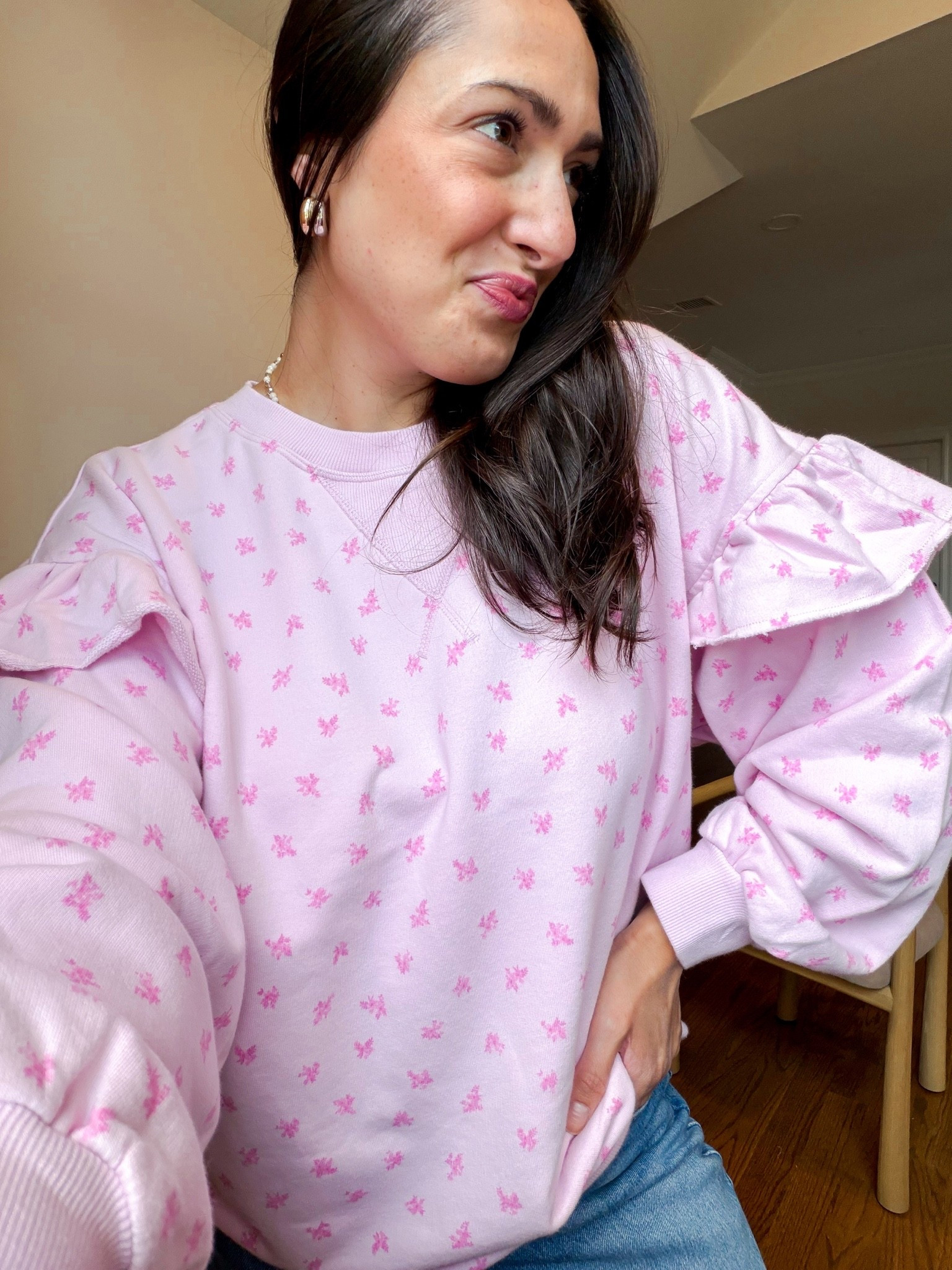 Ruffle sleeve sweatshirt from target!
Size medium