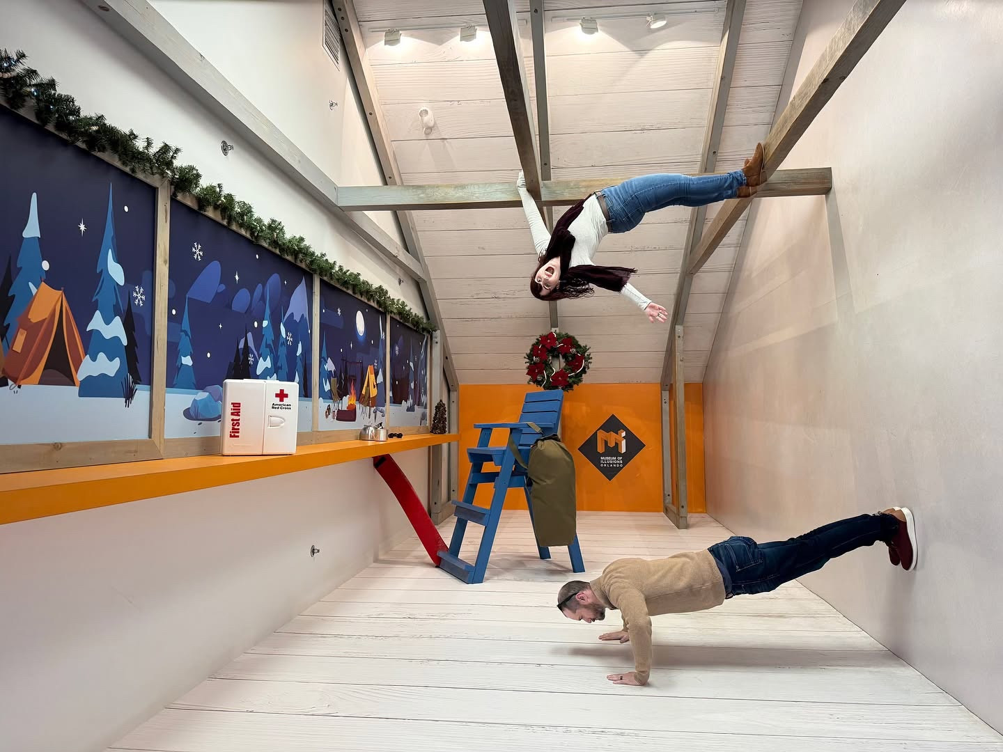 #hosted 

From now until January 31, Frostbites Winter Wonderland Adventure transforms the Museum of lllusions into an immersive themed quest. You go on a magical scavenger hunt to find Frostbite hidden in various areas of the museum. And you even get a cool sticker at the end!

If you are looking for an engaging and interactive activity for the family or for your friends to do, I recommend checking out Frostbite’s Winter Wonderland at Museum of Illusions! 
.
.
.
#iconpark #museumofillusions #stufftodoinorlando #thingstodoinorlando