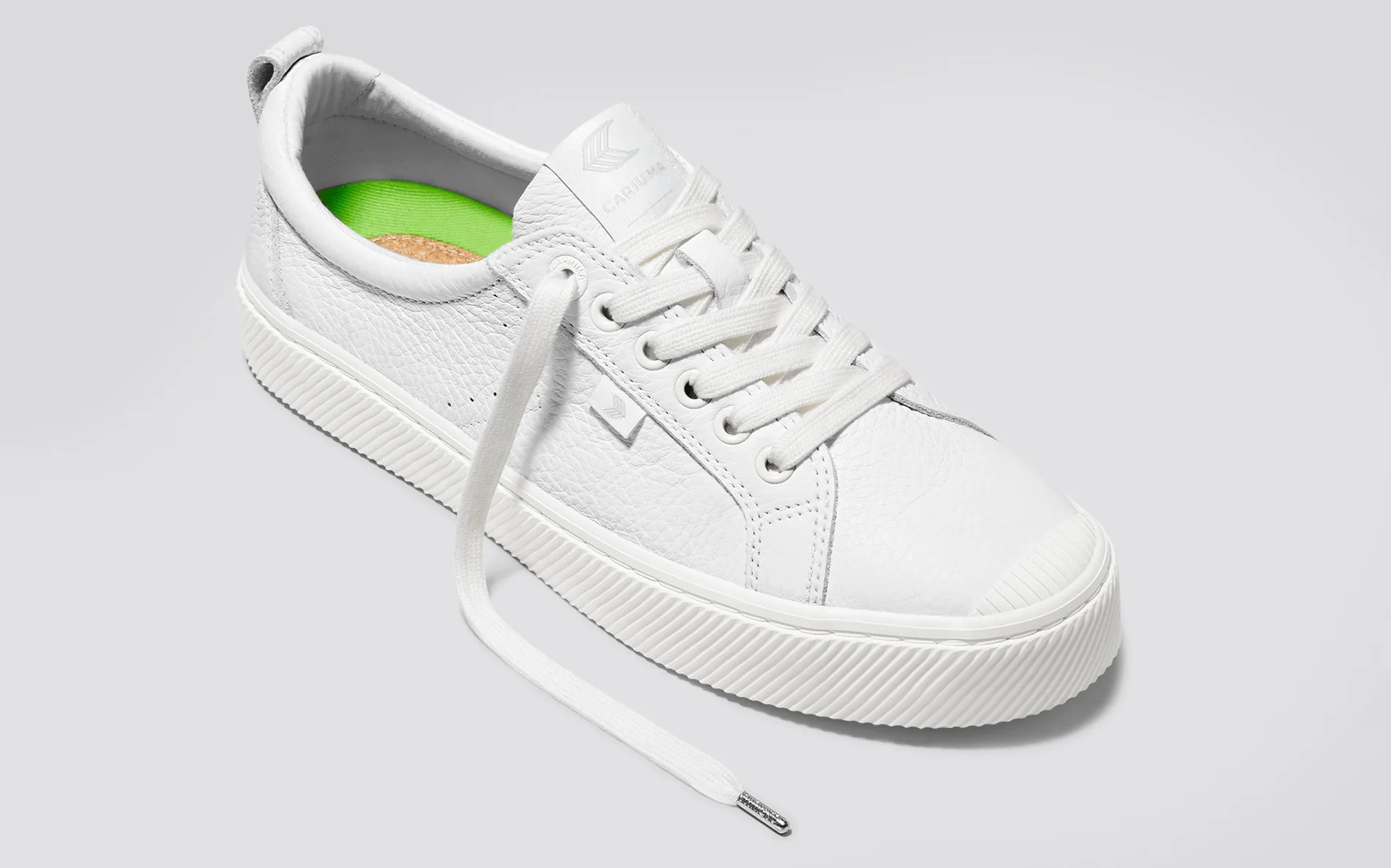 Triple White Premium Leather | Cariuma