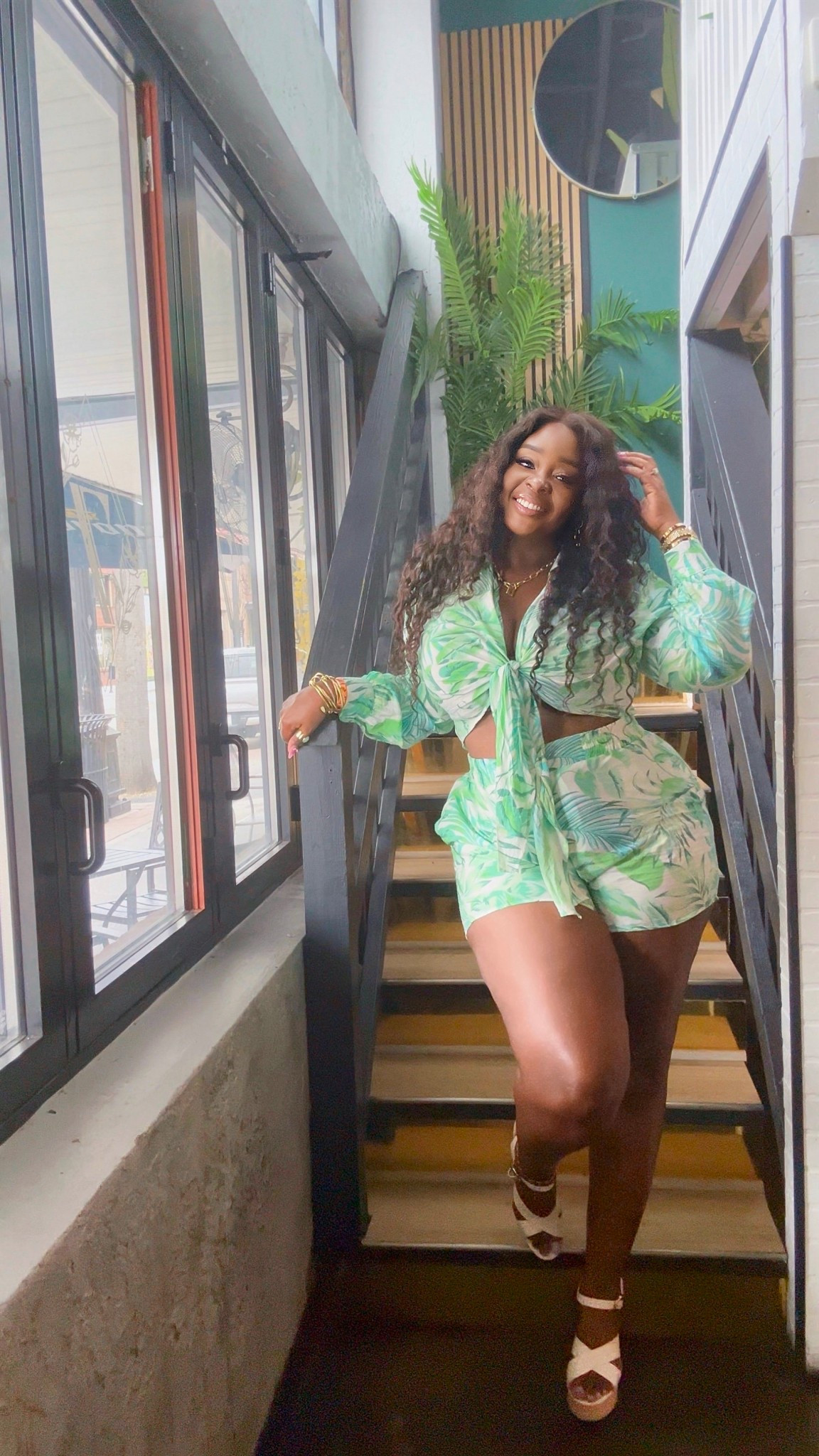 Super cute plus size set from Rainbow! I’m wearing a 1x in both the top and bottom! 💚🩵