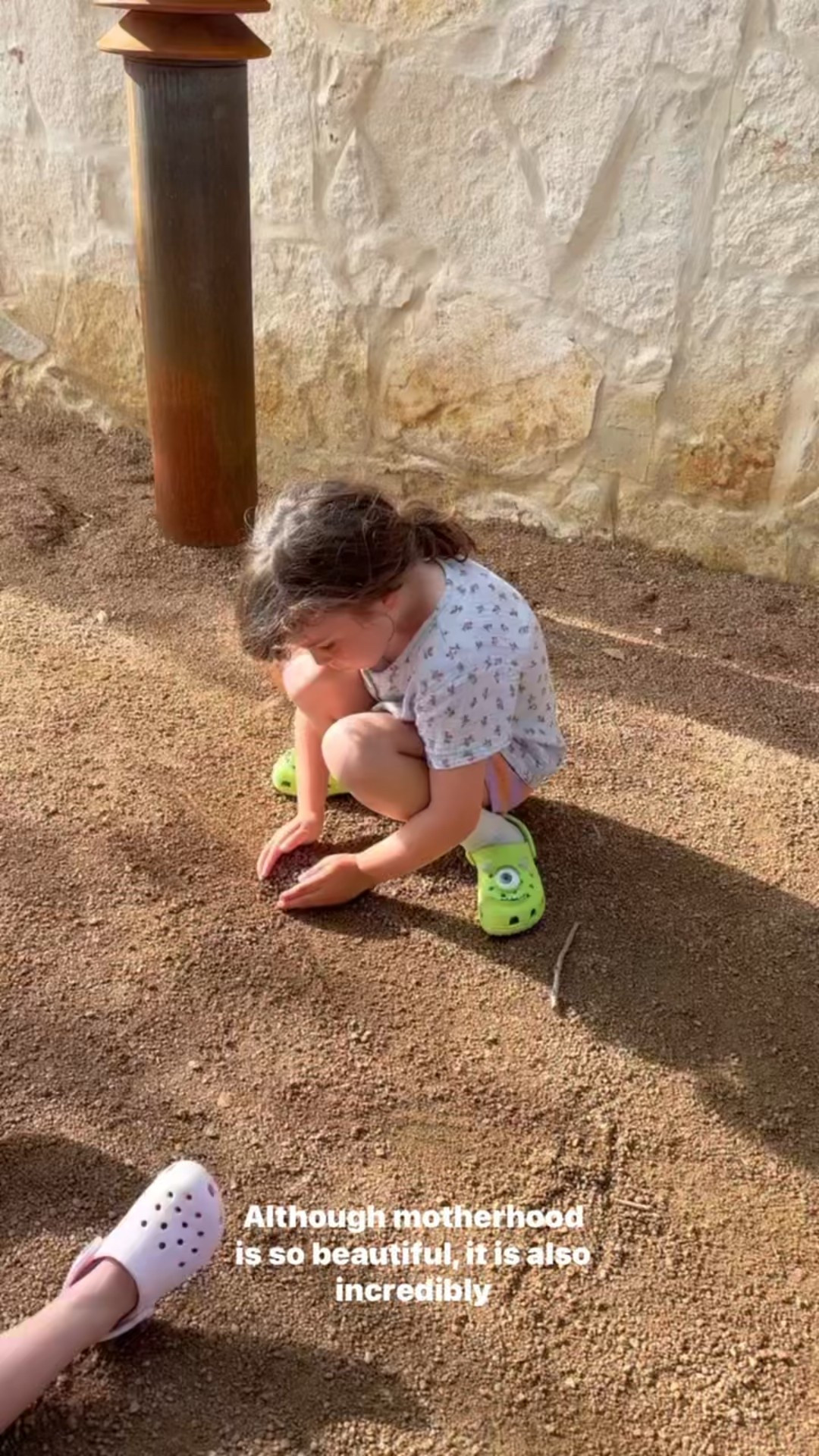 While motherhood is beautiful, it is undeniably messy. We find ourselves reaching for these @aquationcare XL Baby Wipe SOOTHE time and time again throughout the day, whether it’s to clean their toys or to wipe down their bodies or tiny little hands. We especially love that they’re hypoallergenic so they’re gentle on my kids who have the most sensitive skin. Shop Aquation on walmart.com and in select Walmart stores! I promise you it’ll be one of your new most frequently used items! @aquationcare,
#Aquation #TakingCareOfTushies #Ad
#AquationCarePartner