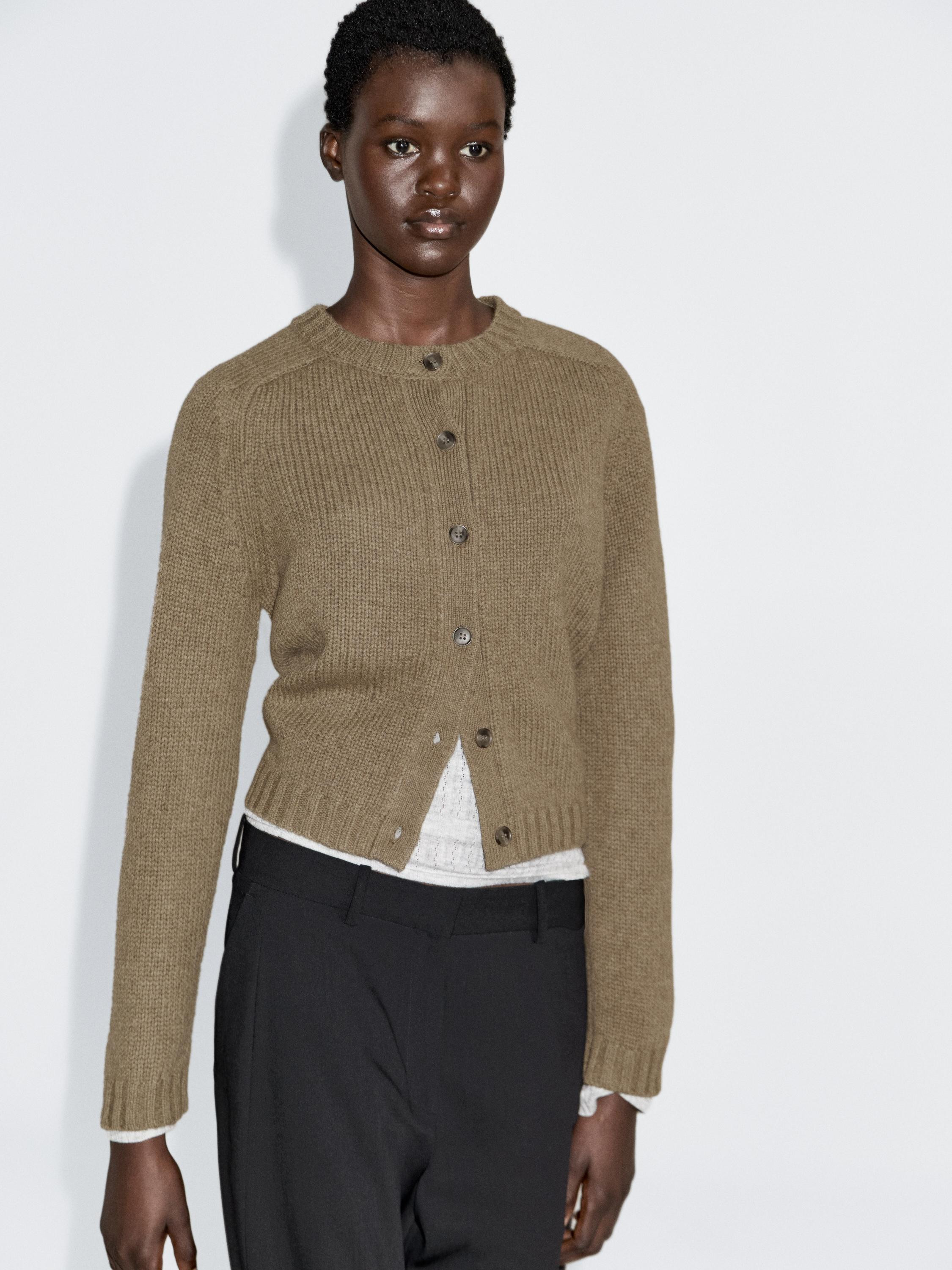 Strickcardigan aus 100 % Wolle mit Raglanärmeln | Massimo Dutti DE