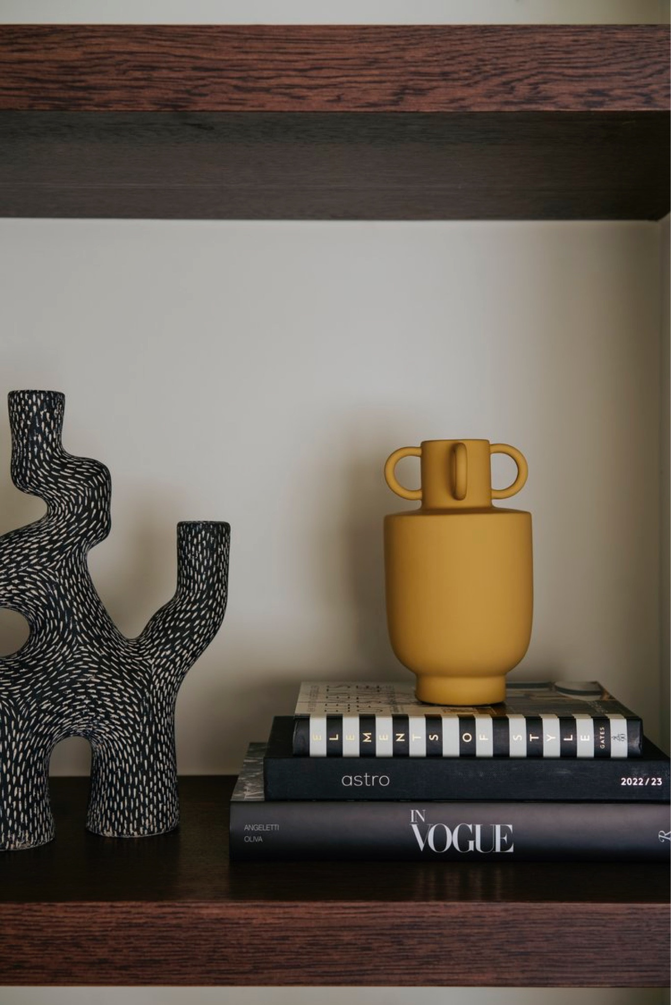 PROJECT LAUDER
Built-in shelf styling

#LTKfindsunder100 #LTKhome #LTKfindsunder50