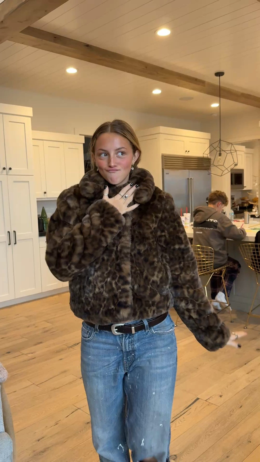 Emery is loving these fur jackets from @walmartstyle. She’s in a small here but wants to size up one size! #walmartpartner #walmartstyle @sofiavergara