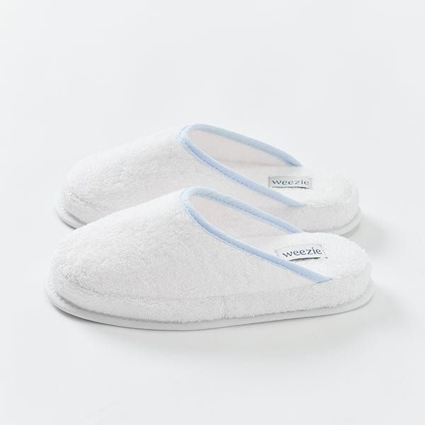 Home
      
    
        Robes
        
      
      Slippers | Weezie Towels