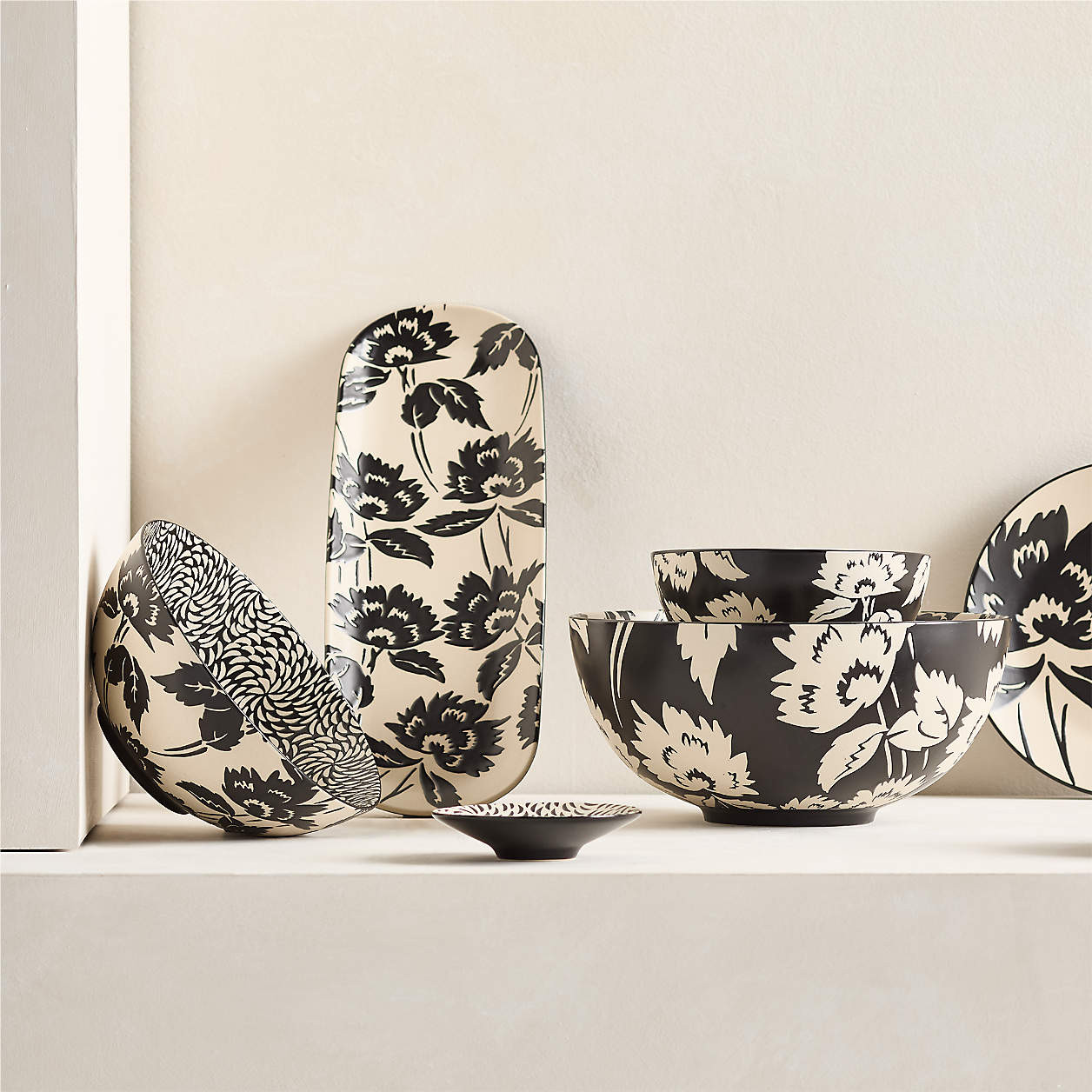 Jardin Stoneware 9.5" Serving Bowl + Reviews | Crate & Barrel | Crate & Barrel