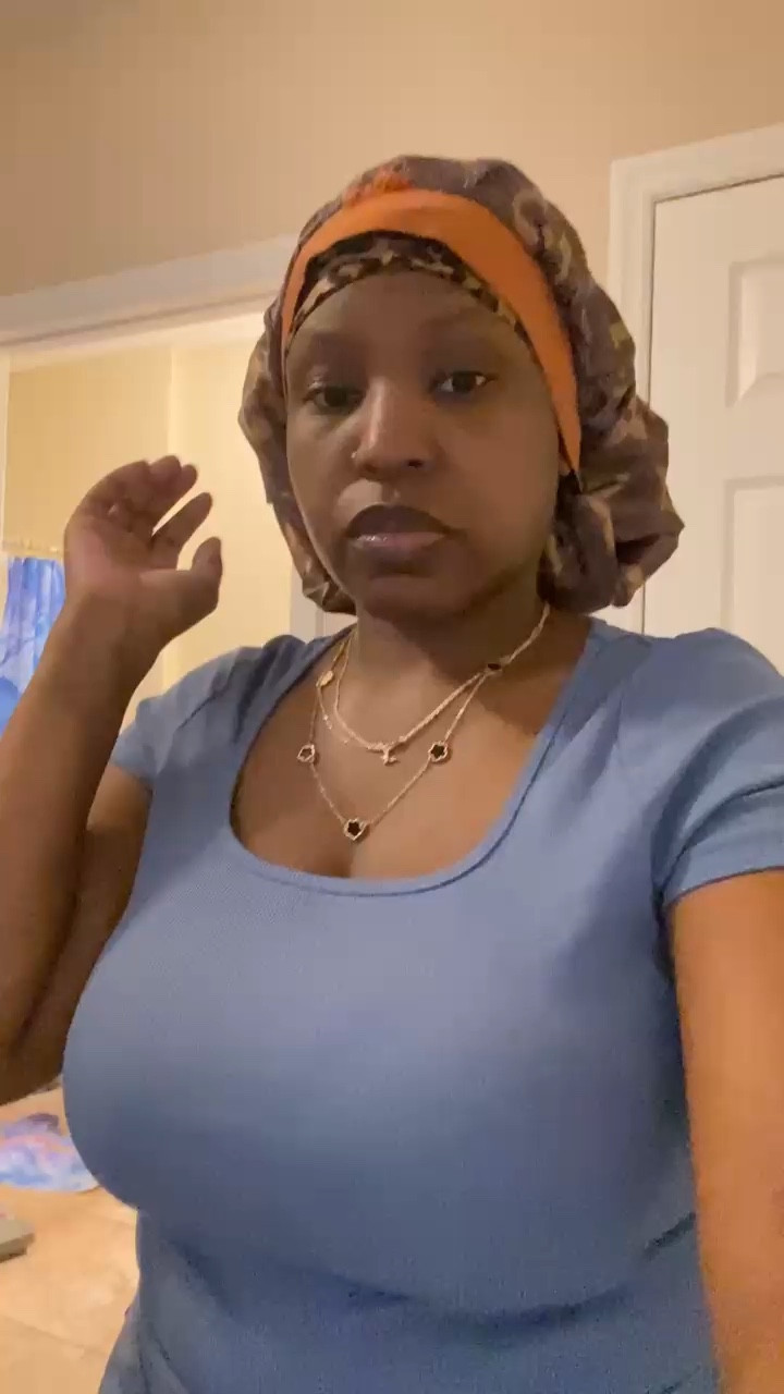 My everyday shower routine 🫧✨
These are the body wash, face scrub, and lotion I use to keep my skin feeling clean, soft, and moisturized. As a busy mom, quick self-care moments like this matter!

Shop my routine on my LTK 🛍️

#LTKBeauty #LTKFinds #ShowerRoutine #MomSelfCare #SkincareRoutine #MomLife #SoftSkin #BeautyRoutine #SelfCareForMoms


#LTKgrwm #LTKdayinmylife #LTKselfcare