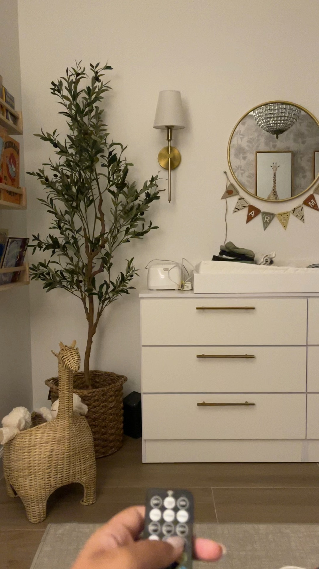 Remote operated lightbulb & wall sconce 


#LTKHome