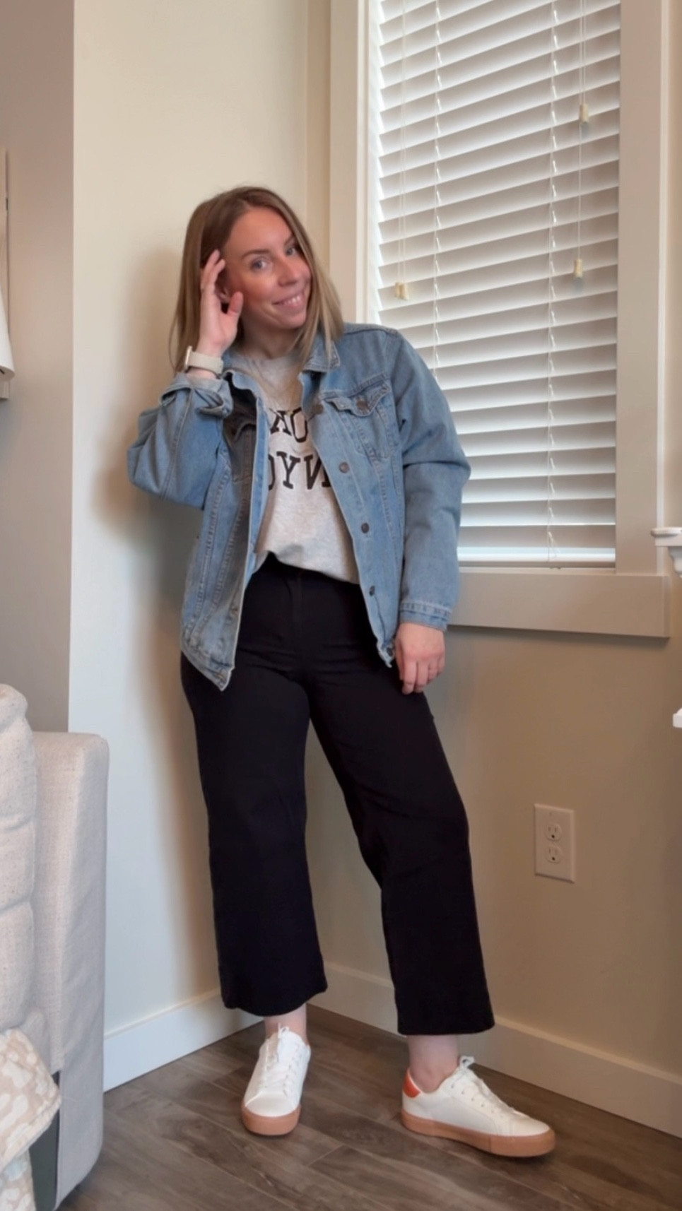 Mid week outfit!

Cropped pants are what I miss most during winter!

These pants actually do have pockets but they are those little trouser ones on the belt line so it doesn't really count.
#Ootd #casualoutfits #everydayoutfit #springoutfit

#LTKcanada #LTKstyletip #LTKspring