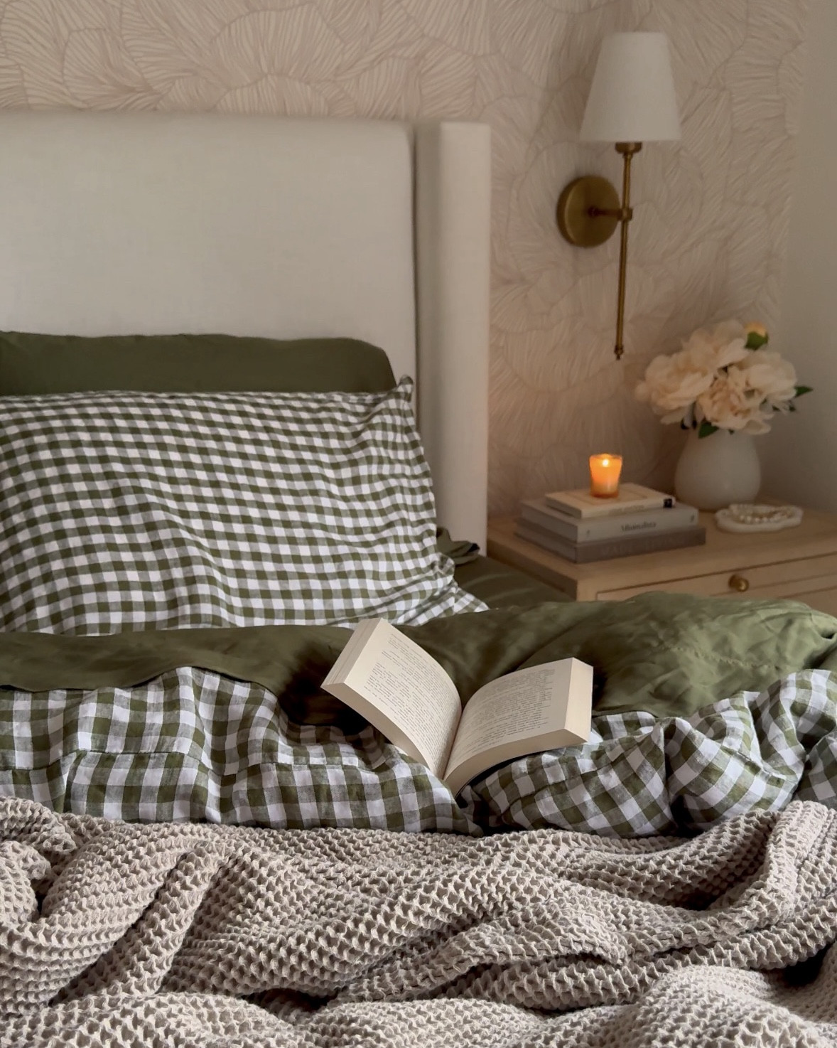 The coziest green + gingham bedding from Quince! Perfect for spring 💚☘️
✨The details✨
- Gingham European Linen Duvet in Olive 
- Bamboo Sheet Set in Olive

#LTKHome #LTKMostLoved #LTKSpring