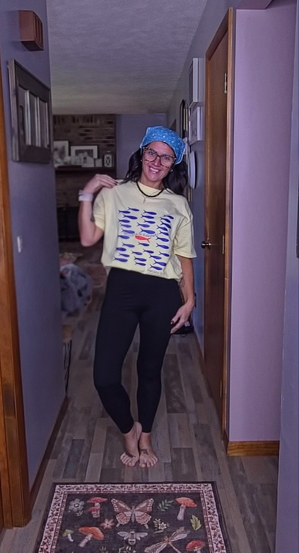 OOTD 💙 “Called to be different.” Romans 12:2 ✝️This top is SO adorable—I love it so much I own it in two colors. And can we take a moment for the bandana?! Y’all… it has Charlies on it. 🪿😂 I KNOW. Everything’s linked for you! 🤍

#LTKmomlife #LTKOver40 #LTKootd
