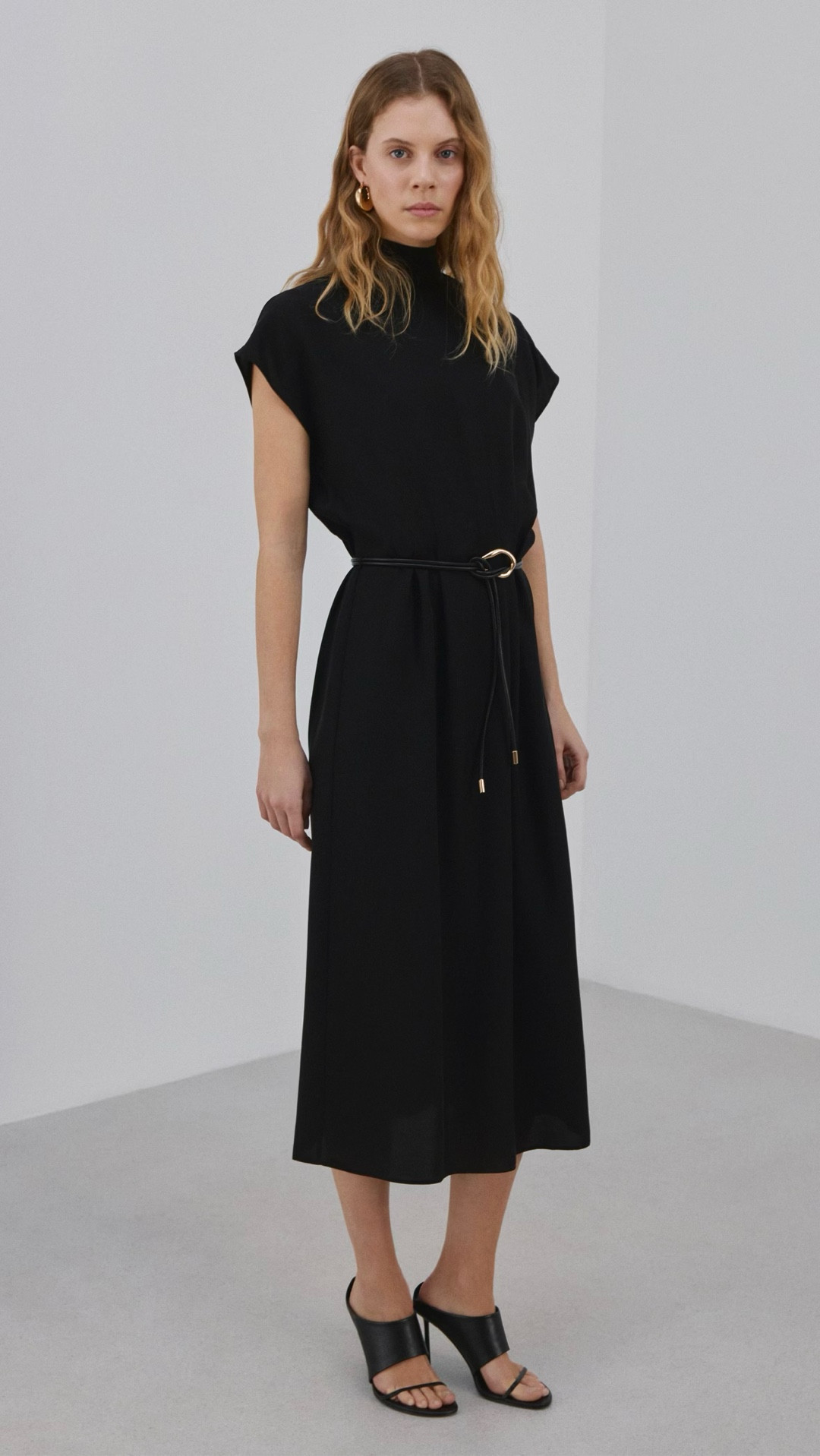 I'm wearing in XS


#LTKdresses #LTKFashionMonth #LTKitalia