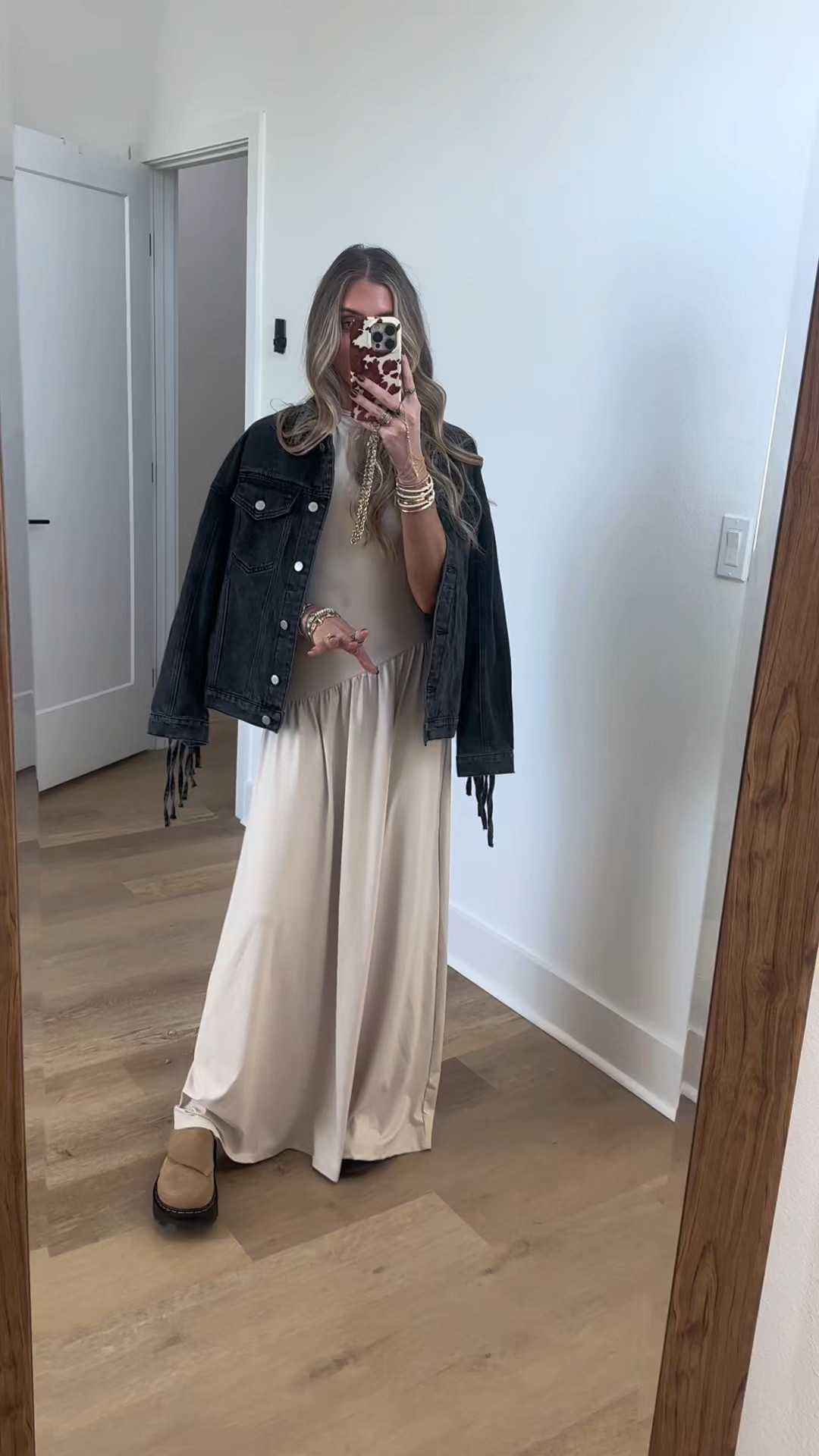 All the cool girls are wearing mules so now I found myself the perfect pair of mules 😊this is the @drmartensusa Zebzag Anywair Mule that I found at @nordstrom 🙌 I didn’t realize how much I would reach for a mule until I got these, they really turned into my go to shoe. Starting with the fit these are extremely comfortable but I would size down if you are in between sizes. I went with size 7. This color is the Savannah Tan in the Bronx Suede. Price point here is great (especially with the quality and durability) at $130!

#NordstromPartner #drmartenspartner #mule #fallshoes #fallmule #fallsandal #wintershoes #shoesforfall #mulesshoes #shoestyle #clog #clogshoes #shoes #nordstromshoes #nordstromhaul #nordstrom #affordablemules #fallshoehaul #fallshoerotation #zebzag 


#LTKStyleTip #LTKShoeCrush 

#LTKootd