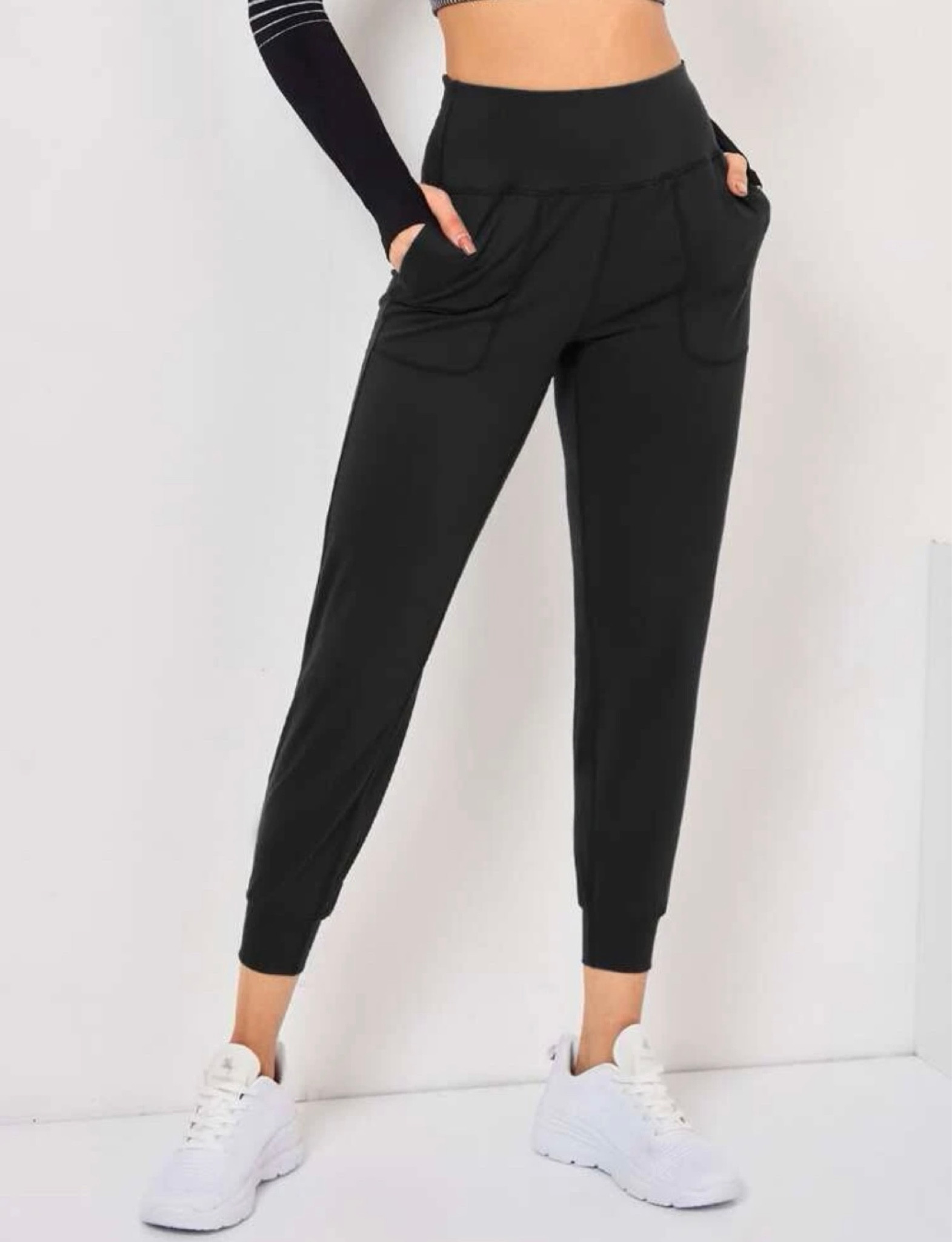 SHEIN BLACK THICK WAISTED JOGGER 🖤 #joggers#gym#fitness#gymfit#ootd#fashion#fitfashion#athleisure#comfortable#leggings#shein#sheinfit

#LTKFind #LTKSale #LTKfit