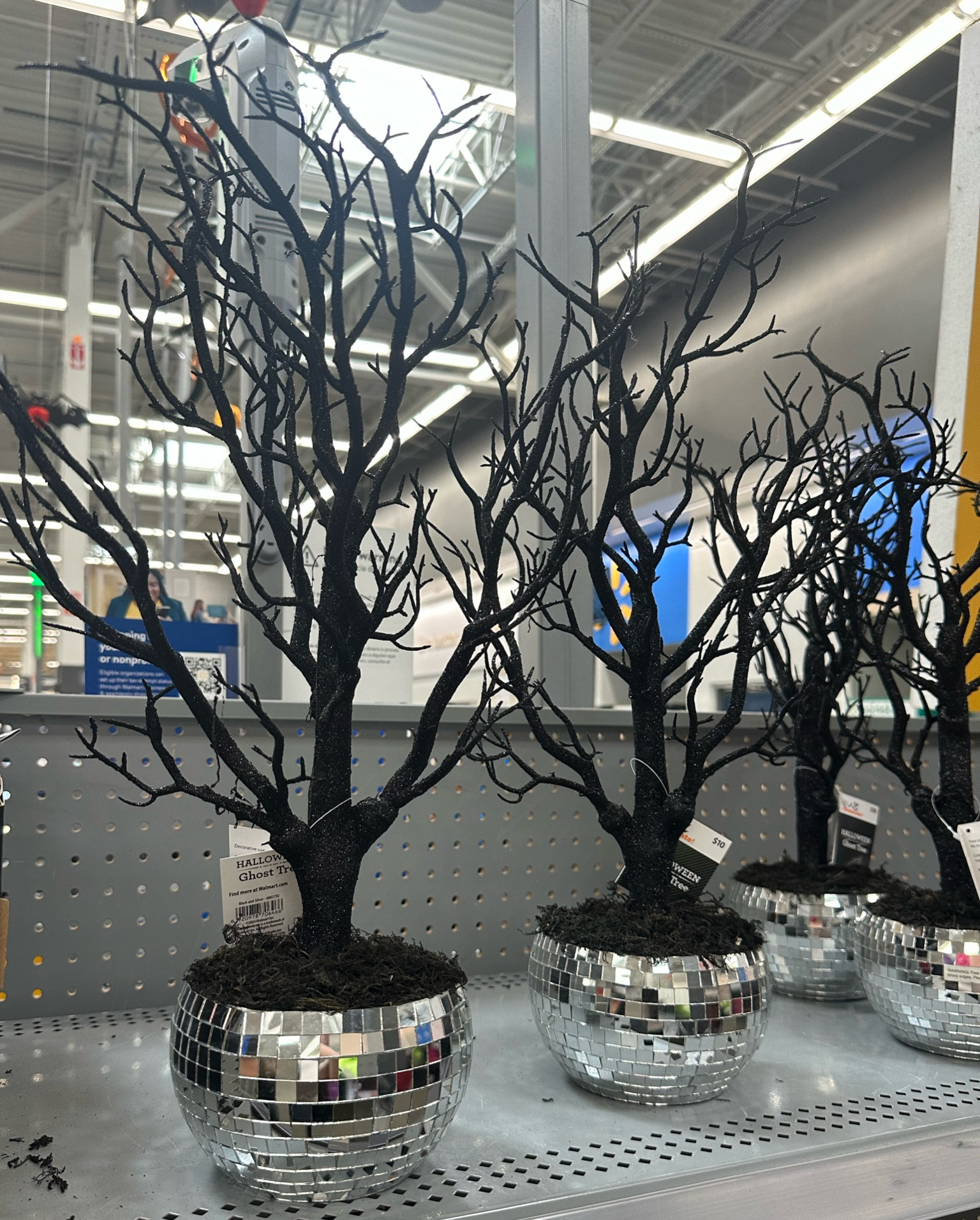 Spooky ghost tree decor for Halloween! 

#LTKFallSale #LTKStyleTip #LTKHalloween