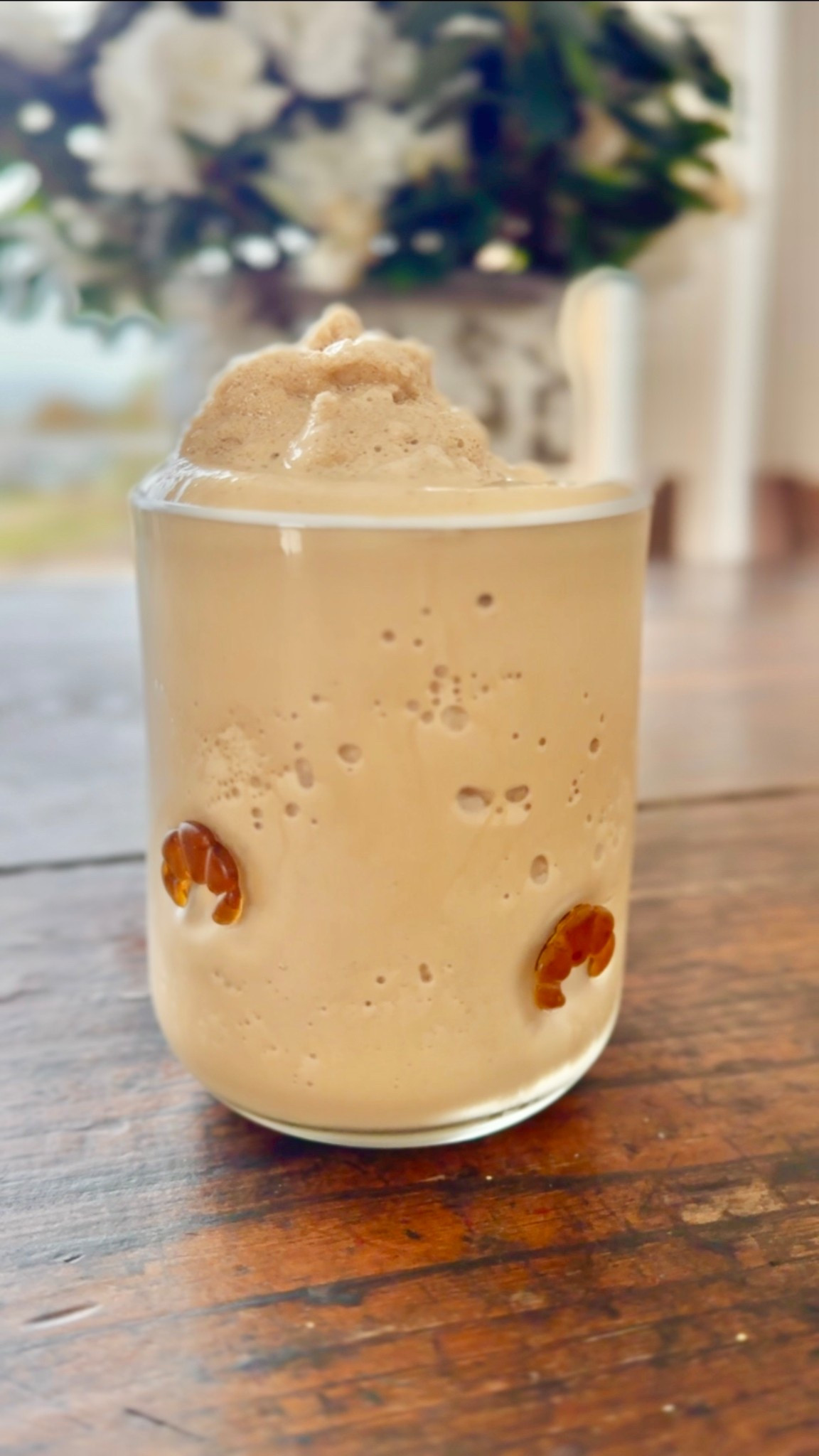 The Anthropologie Icon Glass is one of those simple luxuries that instantly elevates everyday moments ✨
Whether it’s morning iced coffee, fresh juice for the kids, or a slow evening mocktail, this glass feels timeless, playful, and so Anthropologie.

I love pieces that work for daily life + hosting, and these are perfect for:
🤍 iced coffee aesthetic
🤍 neutral kitchen decor
🤍 beige home details
🤍 elevated everyday essentials
🤍 cozy slow living homes
🤍 mom life with style
🤍 intentional homemaking

If you love Anthropologie kitchen finds, neutral glassware, aesthetic drinkware, and timeless home decor, this is such a good staple to add to your collection. It also makes the cutest gift idea for housewarmings, weddings, or fellow beige-loving friends.

My current favorite icon glasses, this croissant!

Linked here in my LTK under Anthropologie favorites, kitchen decor, and cozy home essentials 🤍

#LTKhome #LTKkitchen #LTKfinds #AnthropologieHome #AnthropologieFinds #IconGlass #NeutralHome #BeigeAesthetic #CozyLiving #SlowLivingHome #Homemaking #MomLifeStyle #KitchenAesthetic #EverydayLuxury #IntentionalLiving


#LTKdayinmylife #LTKmorningroutine #LTKHome