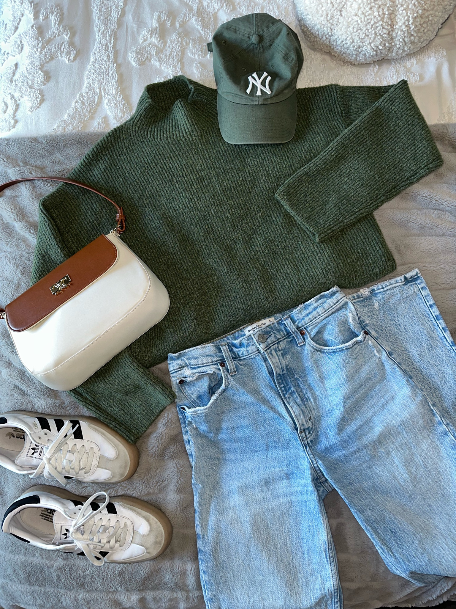 Outfits I wore in New York City this fall, part 1

This was for a picnic in Central Park 🧺
#fallstyle #falloutfitideas #nycoutfits #falloutfits 

#LTKU #LTKFindsUnder100 #LTKStyleTip