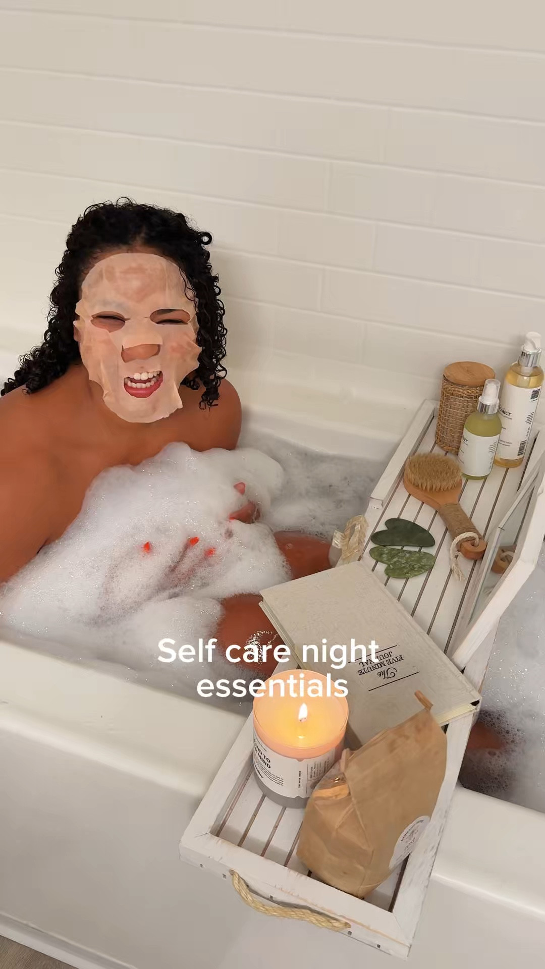 Self care night essentials🤍


self care gift guide
self care
candle with quote
five minute journal
blush set
holiday blush set
face masks 

#LTKVideo #LTKSeasonal #LTKGiftGuide