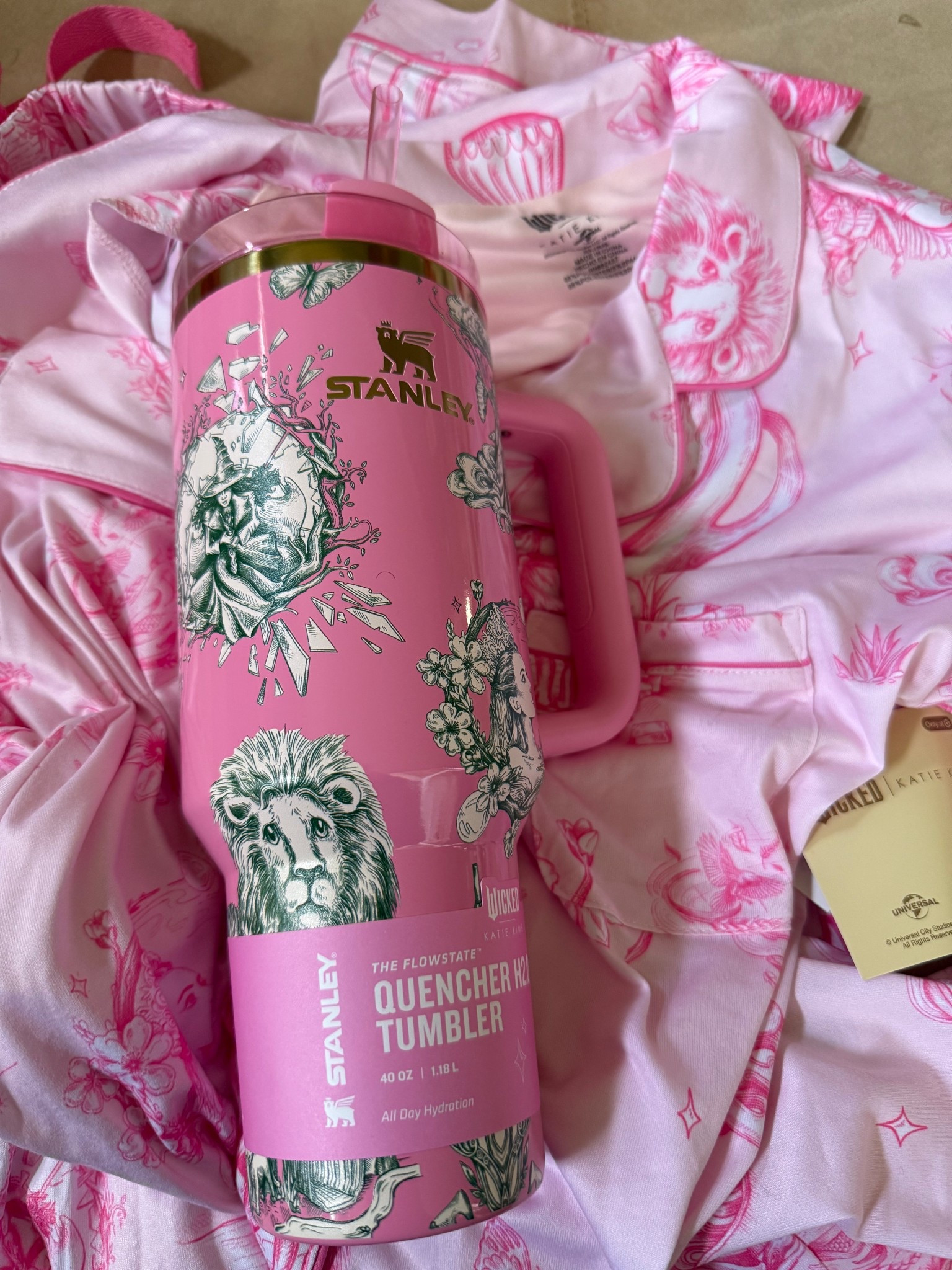 Stanley’s & PJ’s!

#LTKStyleTip #LTKSeasonal #LTKSaleAlert