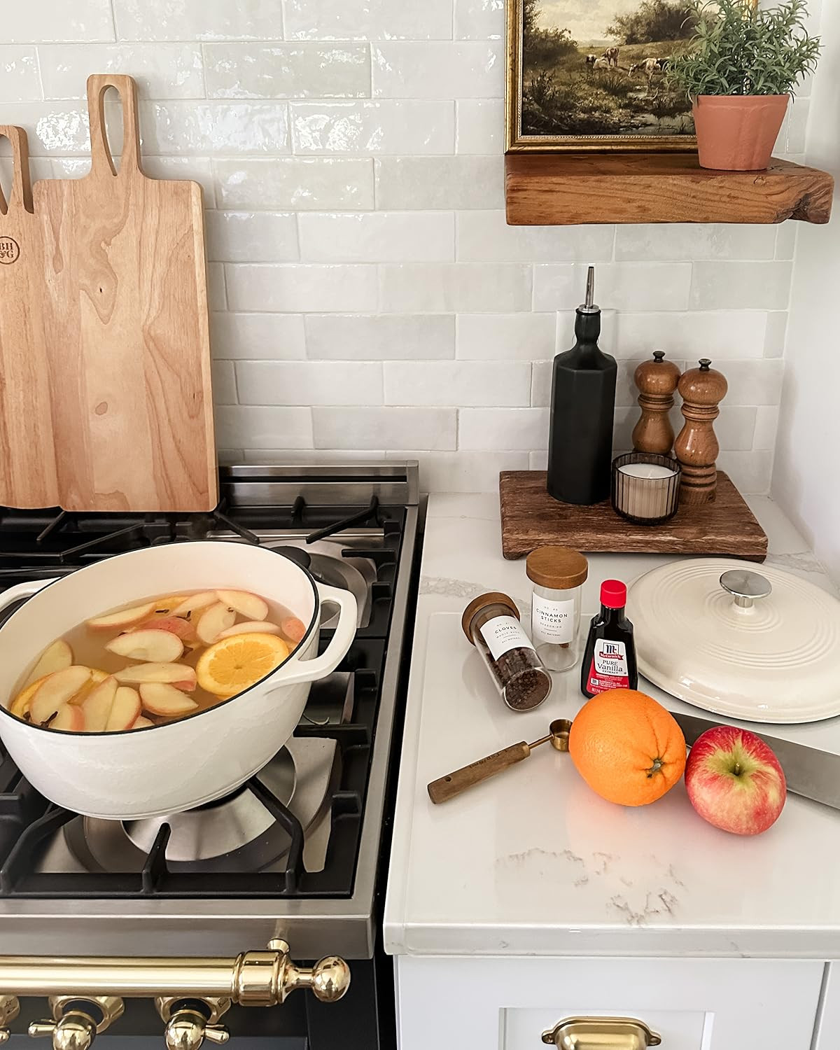 Amazon Basics Enameled Cast Iron Covered Round Dutch Oven, 4.3-Quart, White | Amazon (US)