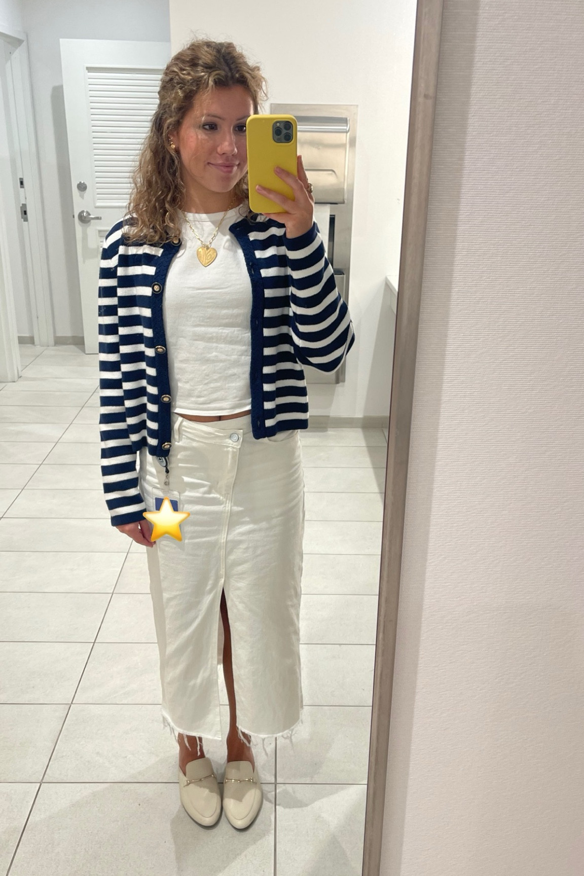 Office day!
Skirt is from TJ Maxx but I linked similar