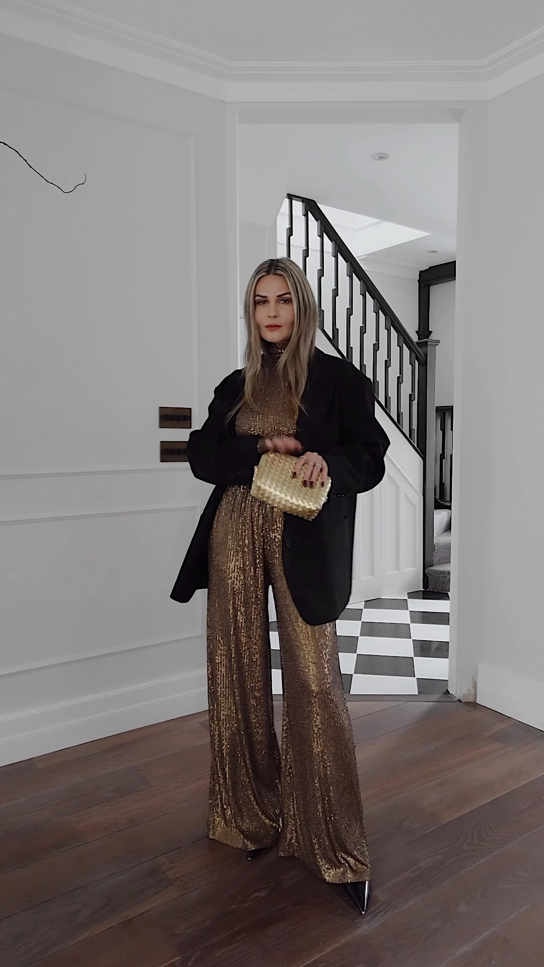 All true to size but if you're petite, please size down. I'm wearing xs in trousers and small in this top. Blazer size xs. I also did a metallic bags edit separately so do check it out as well :)

#sequins goldoutfit #goldbag