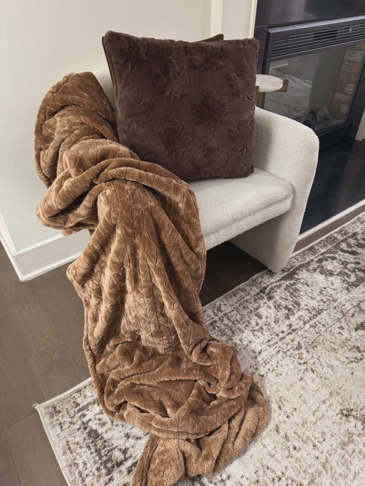 The coziest fall throw blanket & pillow 🍂

#LTKHome #LTKGiftGuide #LTKFindsUnder50