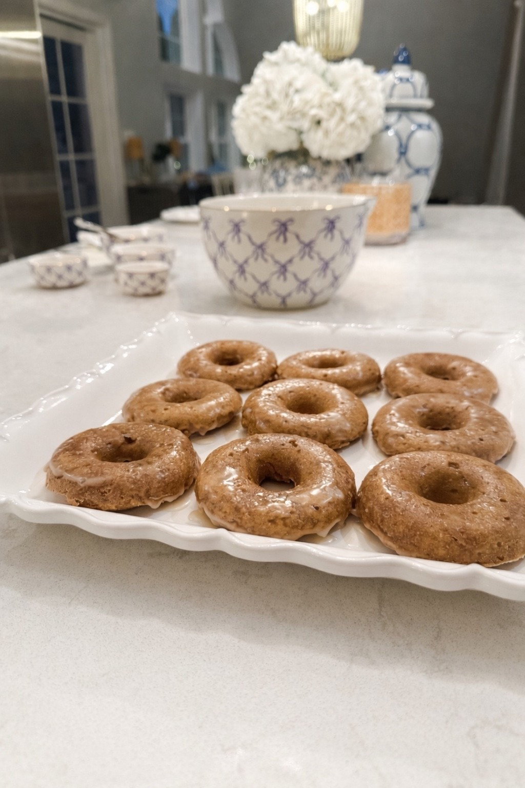 Homemade glazed donuts 🍩

Kitchen decor, measuring bowls, mixing bowls, faux hydrangeas, blue and white vase, blue and white ginger jar, coastal kitchen, blue and white kitchen, classic kitchen