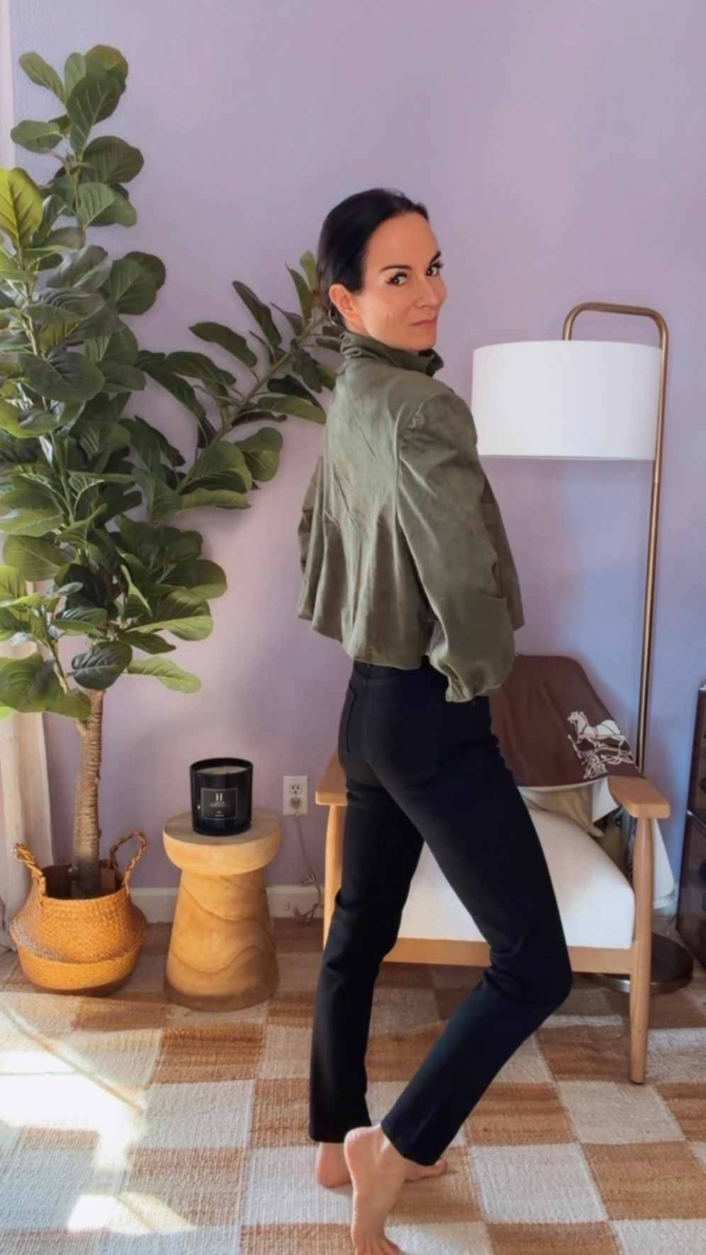 Effortless structure. Quiet confidence.

This cropped jacket + sleek black denim combo is proof that less really is more.

Strong shoulders, clean lines, and that rich olive tone that somehow works year-round.

Easy enough for day, elevated enough for night—this is how I like my staples to show up.


#NicoleColeeStyle #ModernClassic #EverydayChic #PolishedCasual #WardrobeStaples 

#LTKdayinmylife #LTKstorytime #LTKOver40