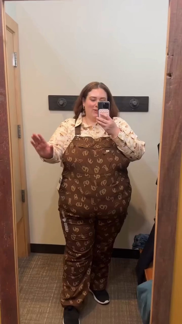 Hi I’m kimmy and I’m a proud owner of 3 different Duluth bibs they fit so good on my body, long enough in the torso, adjustable straps, not too long on my legs and colorful fun prints! They’re more spendy but they’re worth the cost esp if you’re gardening or getting dirty!! Comment KIMMY and I’ll send these over!