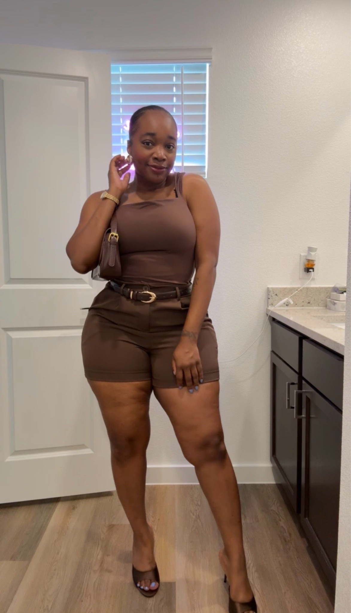 When the pieces fit well, the outfit does the talking. 🤎✨

High-end everyday. No labels required.

#TheVonshayEdit
#MidsizeStyle
#ElevatedStyle
#MonochromeOutfit
#SummerStyle
#WearableLuxury
#MidsizeFashion
#OldMoneyStyle

#LTKU #LTKMidsize