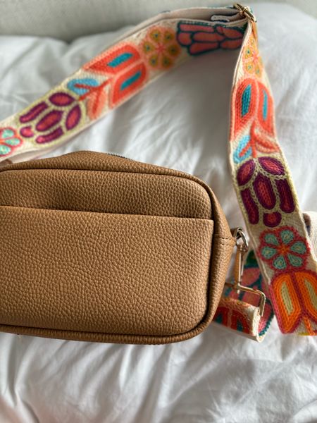 Crossbody bag with a stitched strap

Vacation outfit, resort ware

#LTKSeasonal #LTKfindsunder50 #LTKstyletip