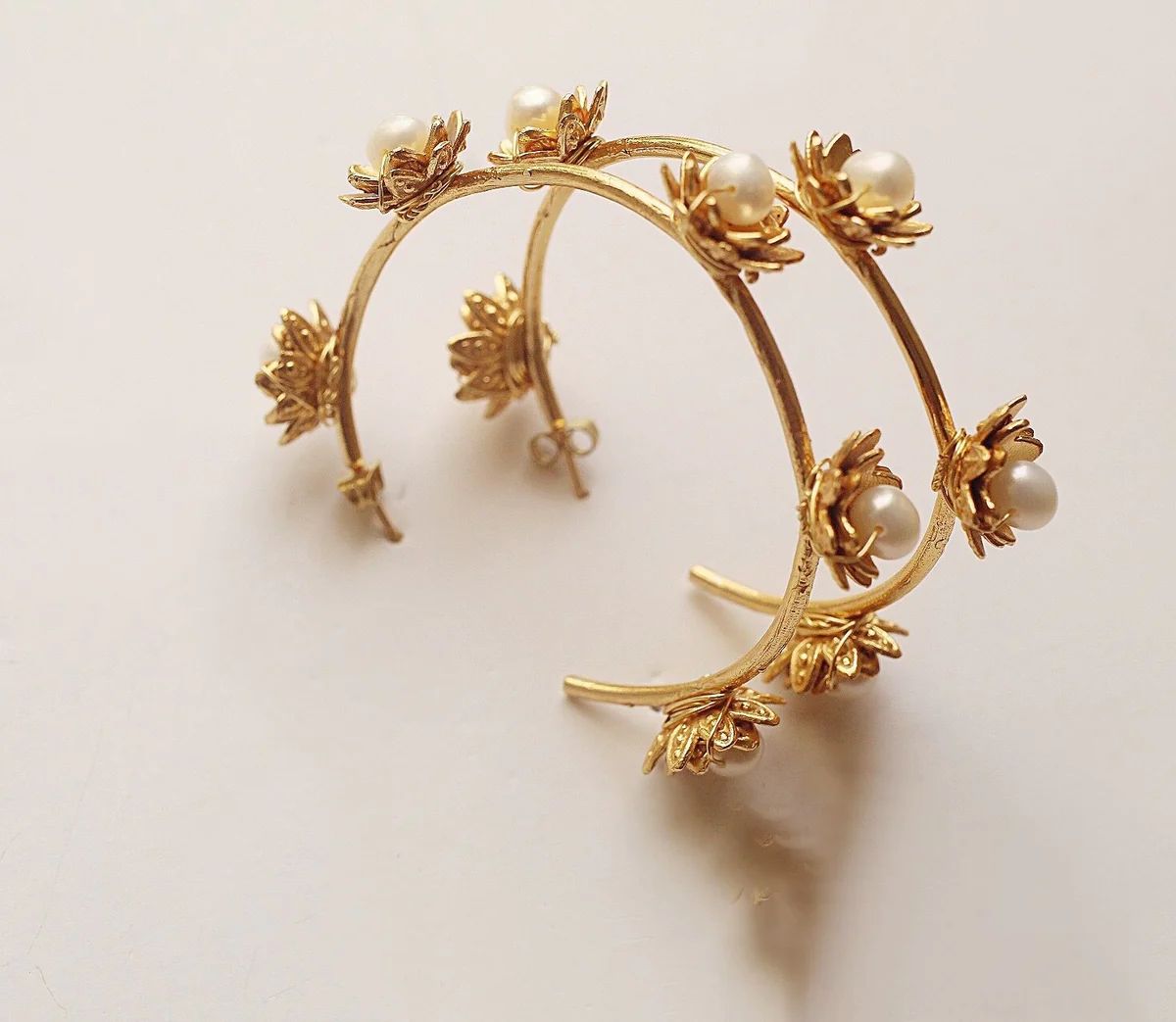 PRE-ORDER Pearl Flower Gold Hoops (medium-large)
	
		$0.00 
		$82.00
	
	$82.00

	

								DETAI... | Vivian Drew