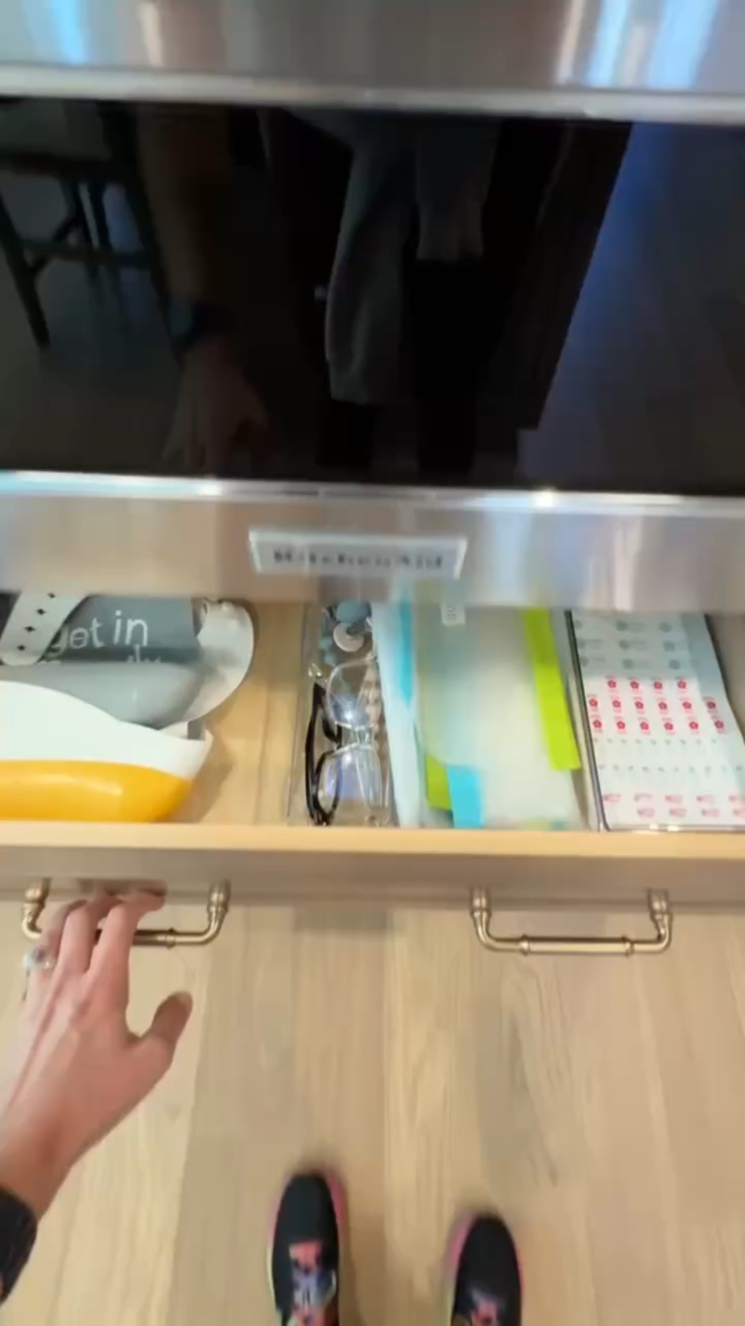 Reminder from a professional home organizer: Drawers don’t have to be fancy to be functional! #kitchen #organization #reminder #protip #kitchenorganization #reels

#LTKFindsUnder50 #LTKFindsUnder100 #LTKHome