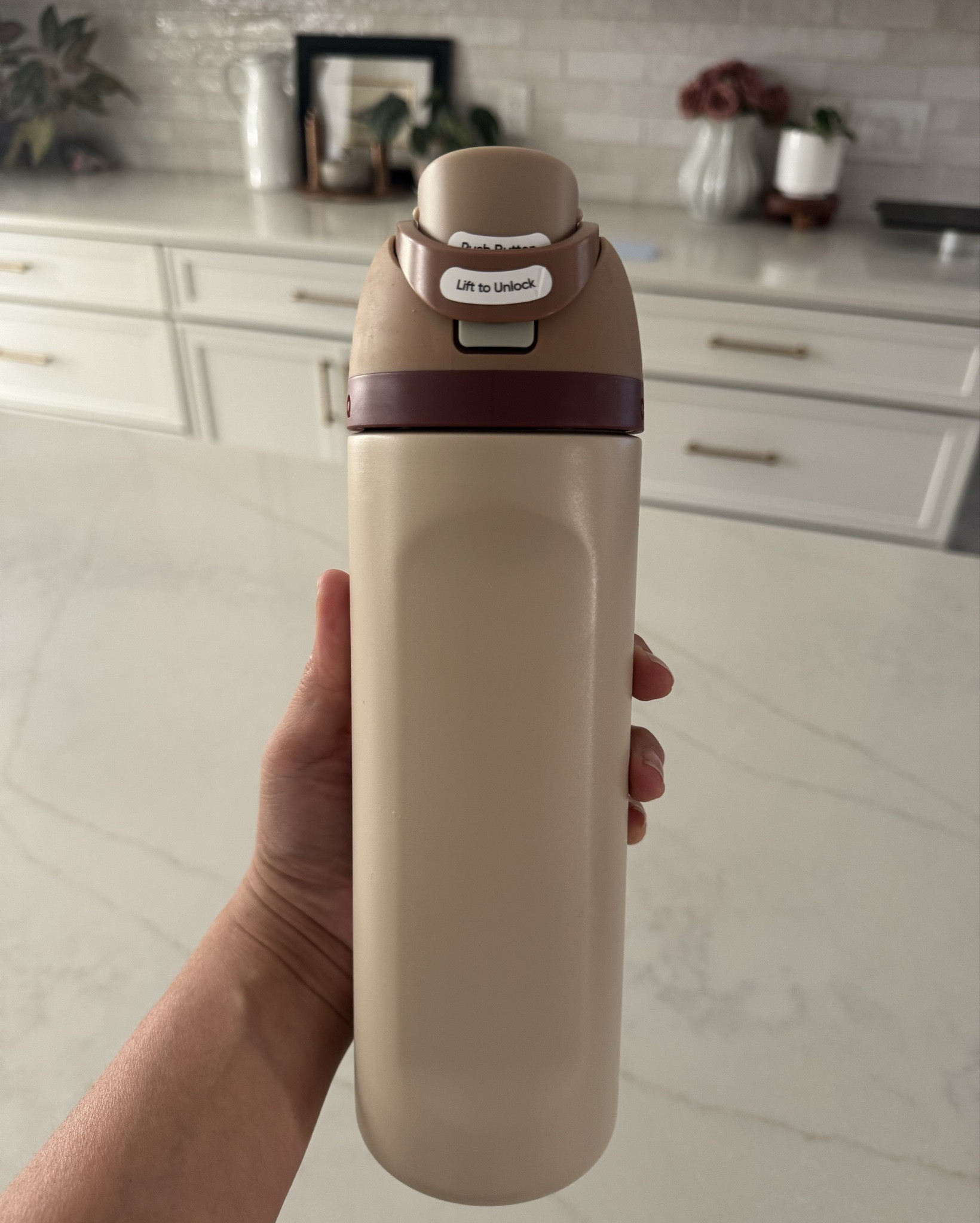 Love the fall / autumn vibe on my new Owala. So fresh out of the box, stickers are still on 😂.  Can’t wait to use it! 💦 


#LTKFindsUnder50 #LTKSeasonal