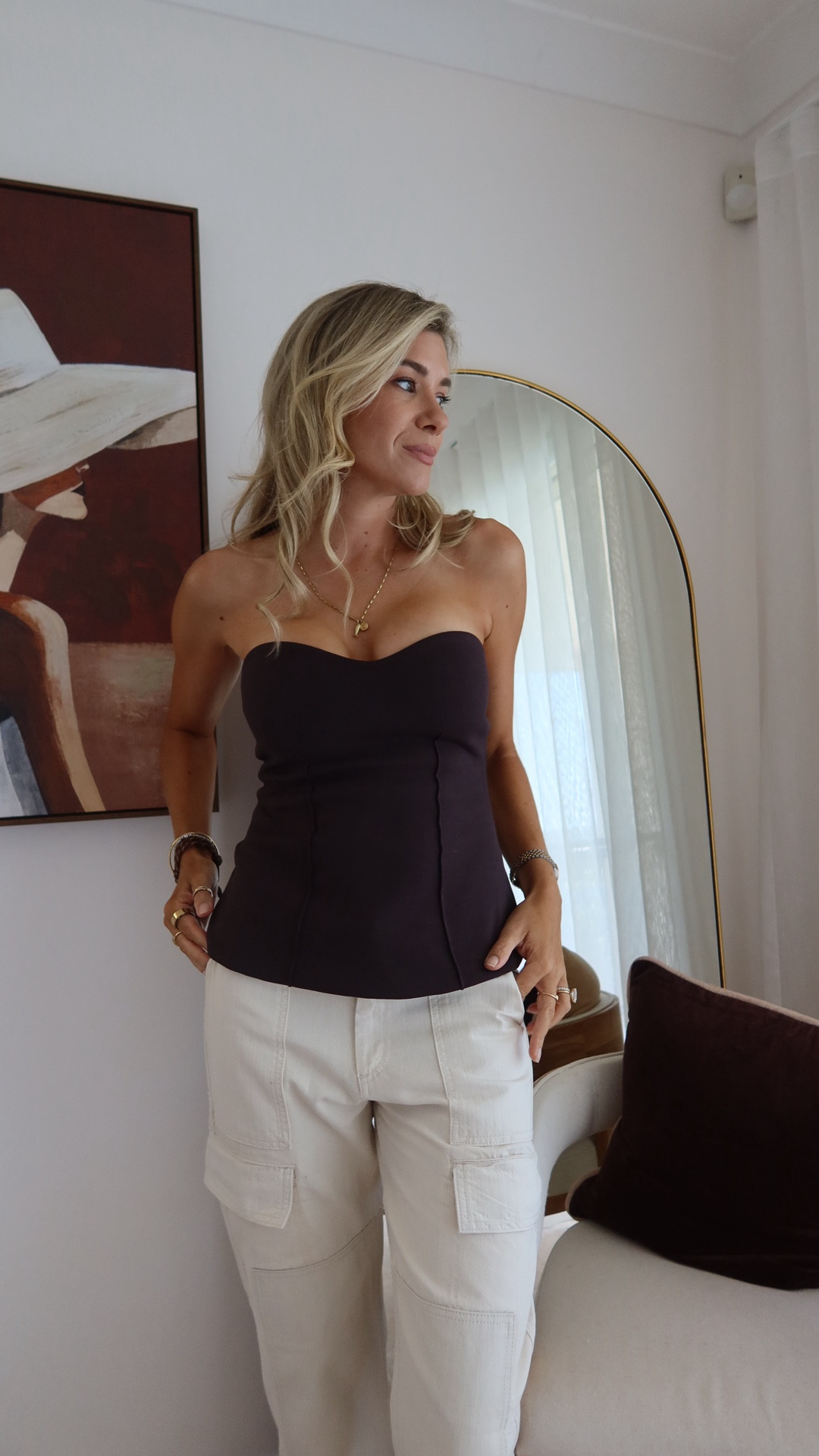 The search for a brown top is on!

Obsessed with browns this season and Zara has me covered with their new pieces.

All tops size M
Jacket size S
Cargo trousers size S
Shoes Alaia


#LTKstyletip #LTKaustralia #LTKautumn