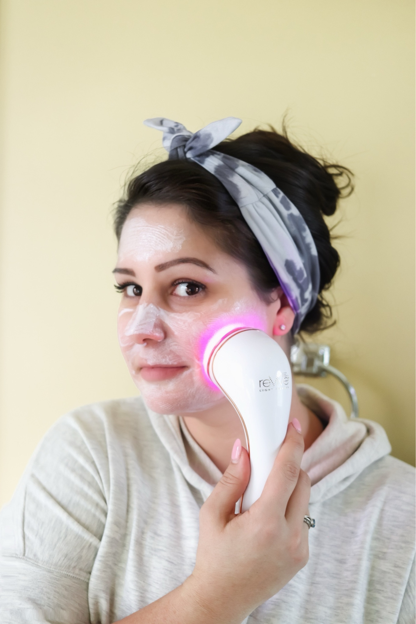 In an effort to address hormonal acne and get into a skincare routine that works for me, I have been trying the @revivelighttherapy Soniqué Cleanser. The light therapy settings target wrinkles, acne, inflammation and fine lines to name a few. This is AMAZING and I cannot recommend it enough!

Use code: KERILTK for a discount on any regular-priced items through August 31, 2024 

#ad @revivelighttherapy / LED Light Therapy / Red Light Therapy / Blue Light Therapy / skincare / skincare routine / cleanser 

#LTKbeauty