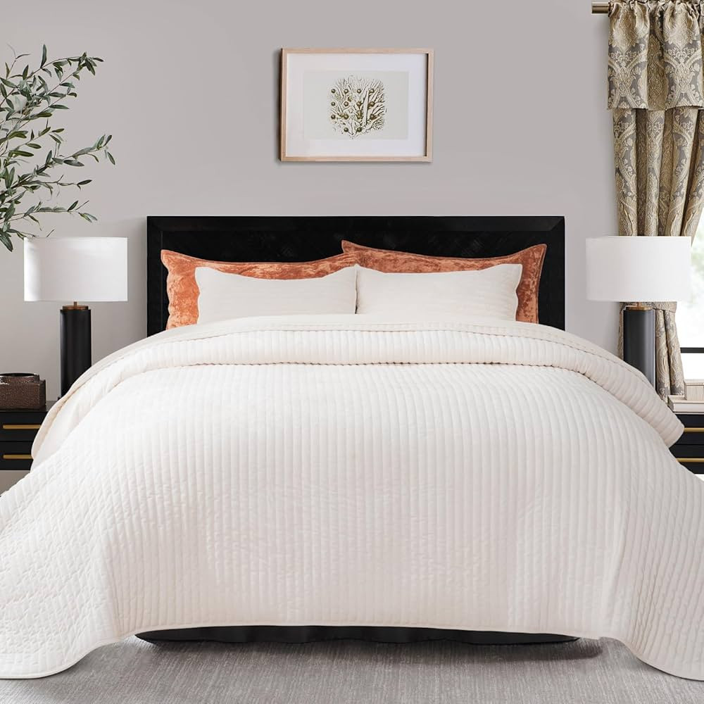 EVERGRACE Velvet Quilt Set Queen Size, Luxurious Soft Striped Channel Bedding Set, Lightweight Ve... | Amazon (CA)