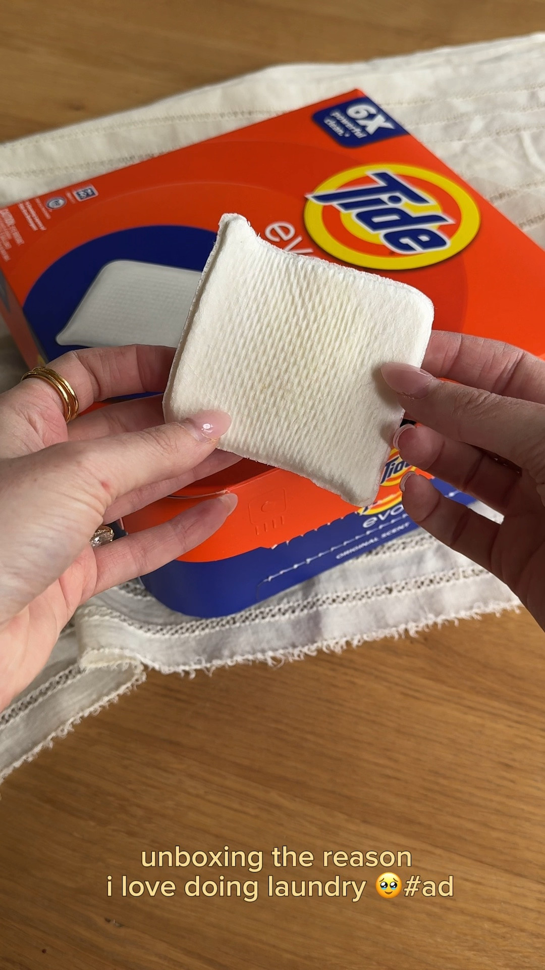 #ad bought these new @tidelaundry Evo Tiles from @target this week! i love that there's no mess or liquid residue to clean up. just a small, compact tile. it's an all in one scrubber, pre-treater, brightener, and freshener and dissolves right in the water.

#TargetPartner #TidePartner #tide #tidevo #liketkit https://rstyle.me/+ZsKk3_zUARsRbFYmkDCxxg 

#LTKselfcare #LTKHome #LTKdayinmylife