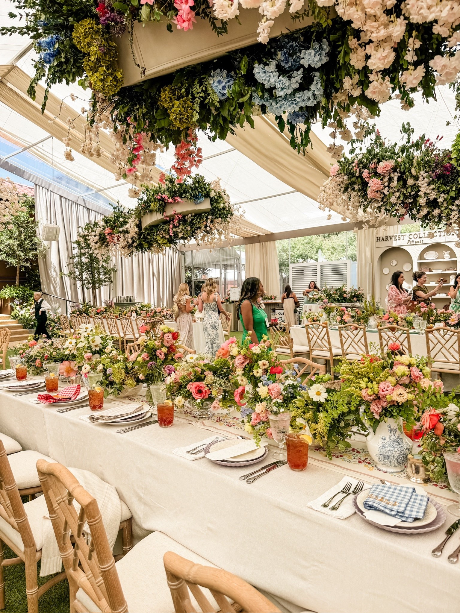 From The Pioneer Woman event last week! Beautiful table set up!

Home, home finds, tableware, table scape, summer, summer home, summer home decor, summer kitchen, kitchen finds, kitchen decor, plate, bowl 


#LTKParties #LTKHome #LTKOver40