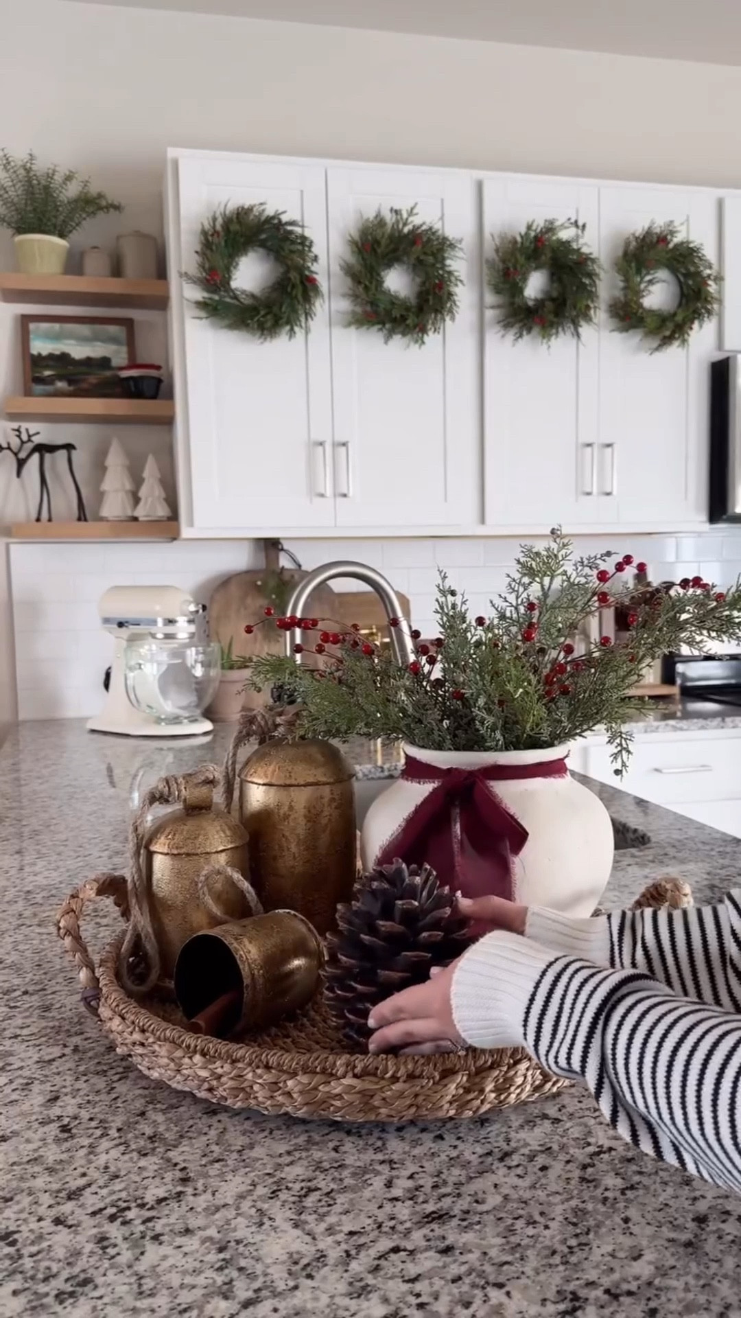 🔗Comment SHOP for the links to this simple Christmas centerpiece idea 🎄✨ This one definitely will have a permanent spot on my counter this year 😍 these are my
absolute favorite gold bells from Amazon!

#christmascenterpiece #holidaydecor #seasonaldecor #christmas #vintagebells

#LTKSeasonal #LTKHome #LTKHoliday