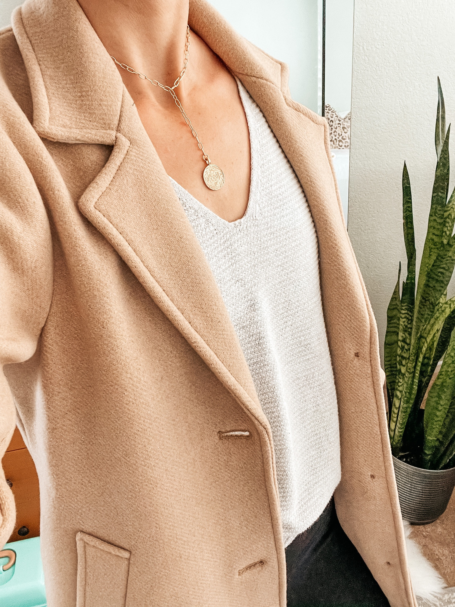 Long dad coat, skinny jeans, light sweater and gold necklace.

www.livingbarelyblonde.com
#dadcoat #lightsweater #skinnyjeans #blackjeans #goldnecklace
#jenniferxerin #barelyblonde #livingbarelyblonde #treasures

#LTKsalealert #LTKxAF #LTKSeasonal