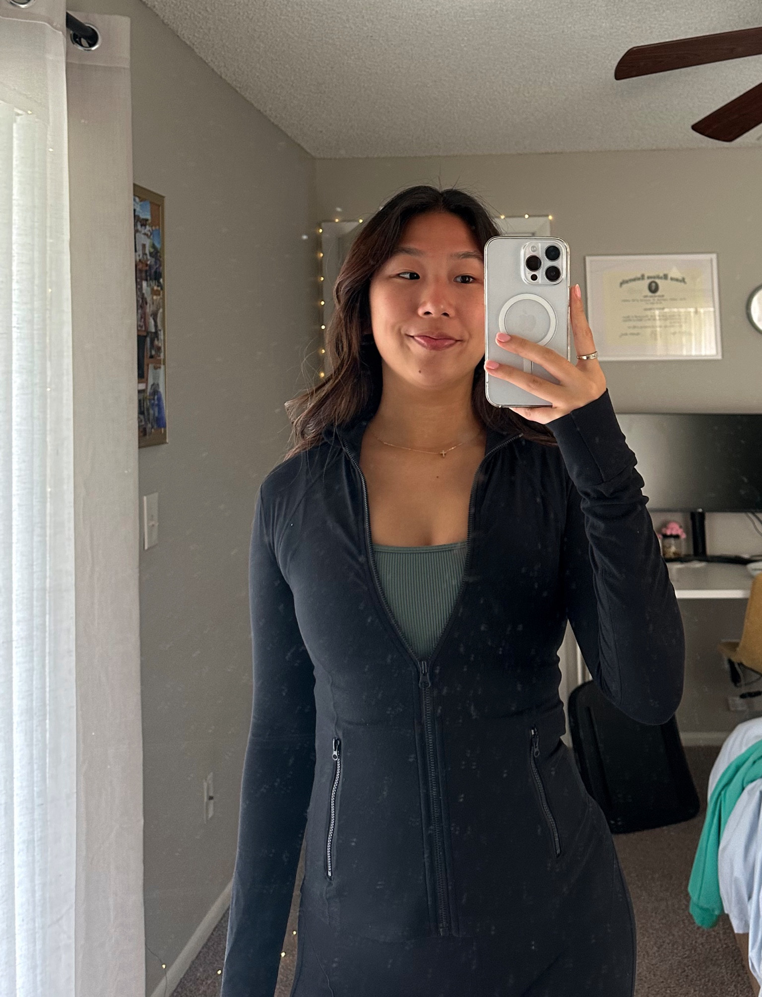 Lululemon DUPE 💞
The line “glow mode” is seriously such a hidden gem on SHEIN. I’ve tried this define jacket dupe (linked), their leggings (feel like BUTTER), & their sports bras. The fabric is unreal, seriously the highest quality and the fit is fantastic. It snatches you in all the right ways. I’ve worn pieces to Pilates, pickleball, and cycling and through so much sweat and manyyy washes, they still hold up amazing. Worth a try if you’re trying to be on a budget💞 #LTKdupes 

#LTKstyletip