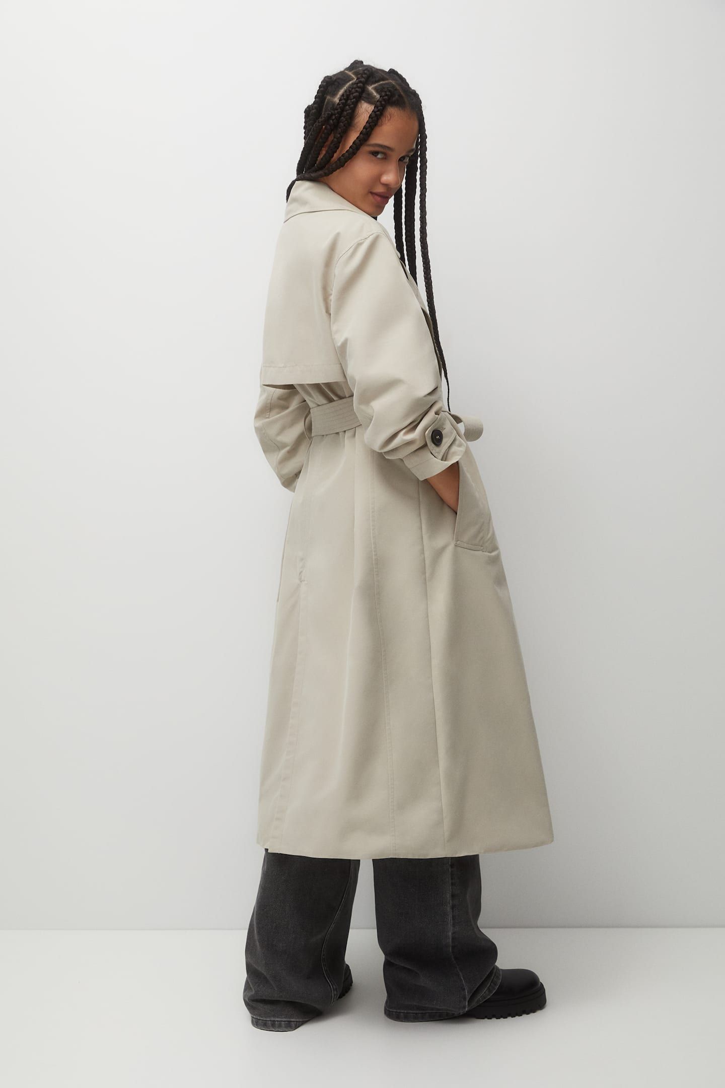 Double-breasted trench coat with buttons | PULL and BEAR UK